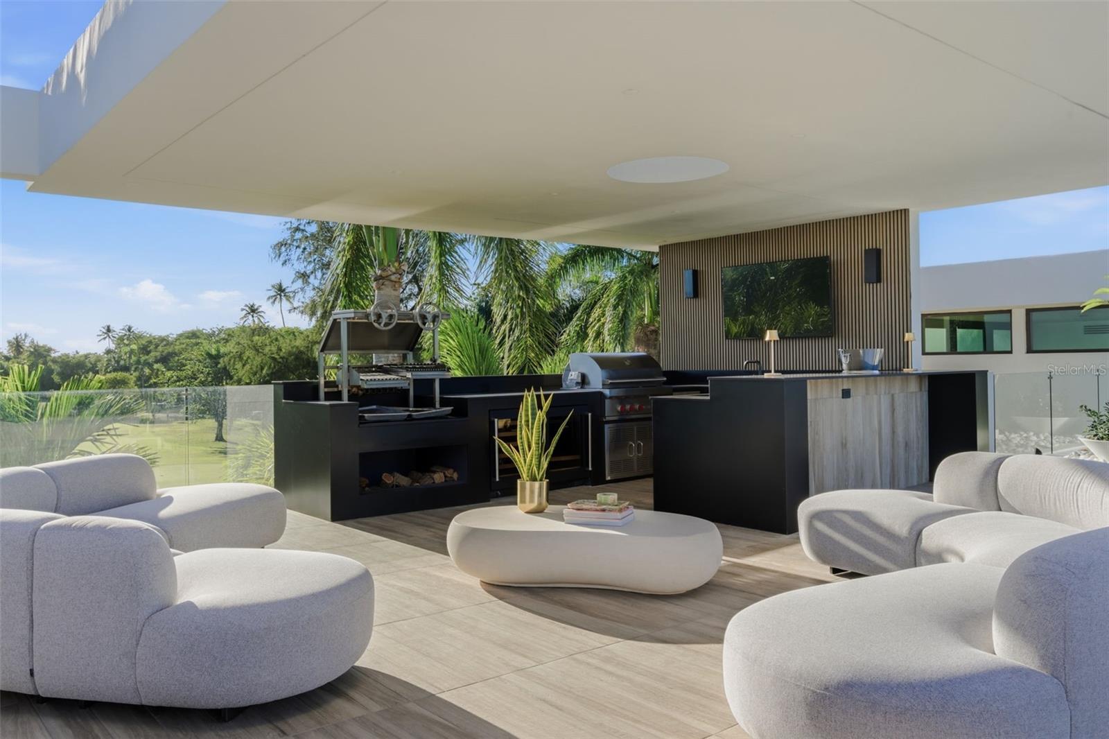 200 DORADO Bch Dr #2210 DORADO, PR 00646