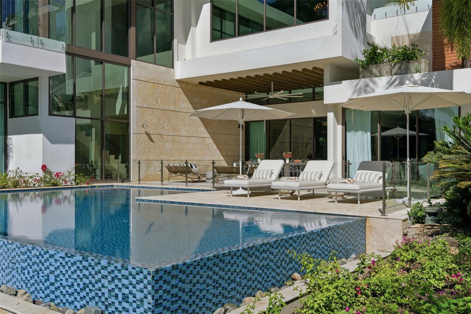 200 DORADO Bch Dr #2210 DORADO, PR 00646