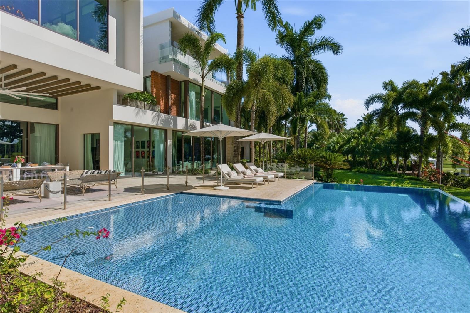 200 DORADO Bch Dr #2210 DORADO, PR 00646