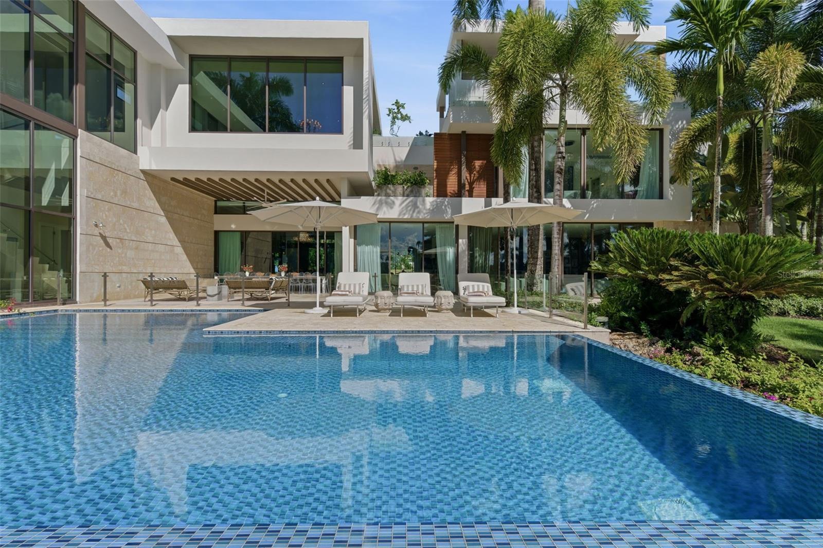 200 DORADO Bch Dr #2210 DORADO, PR 00646