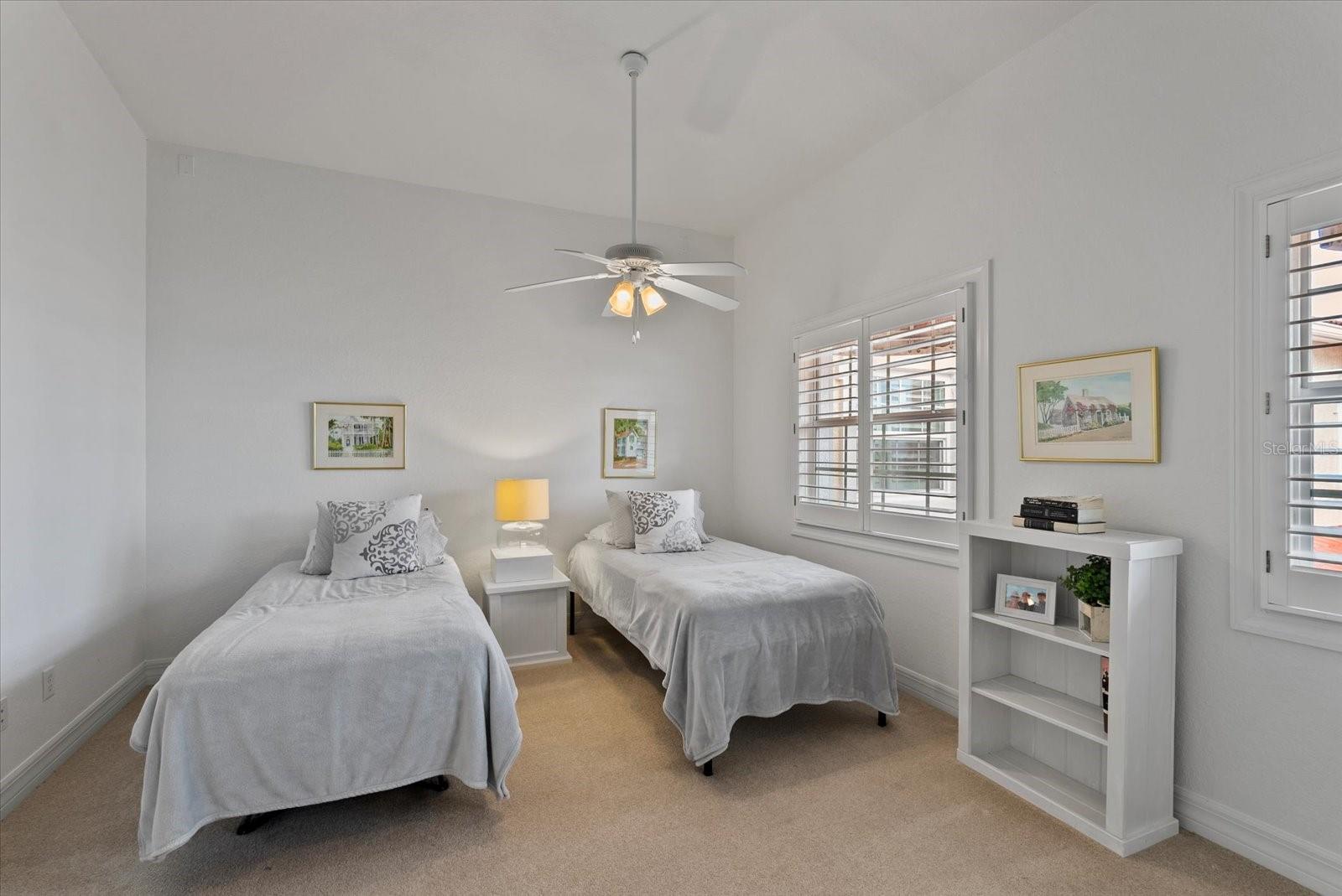 340 1ST St #D ST PETERSBURG, FL 33701