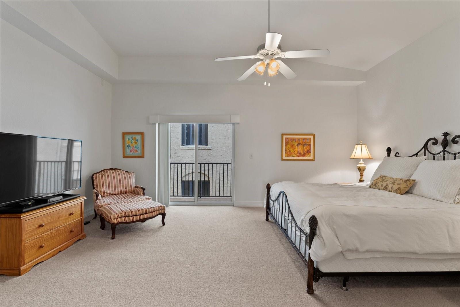 340 1ST St #D ST PETERSBURG, FL 33701