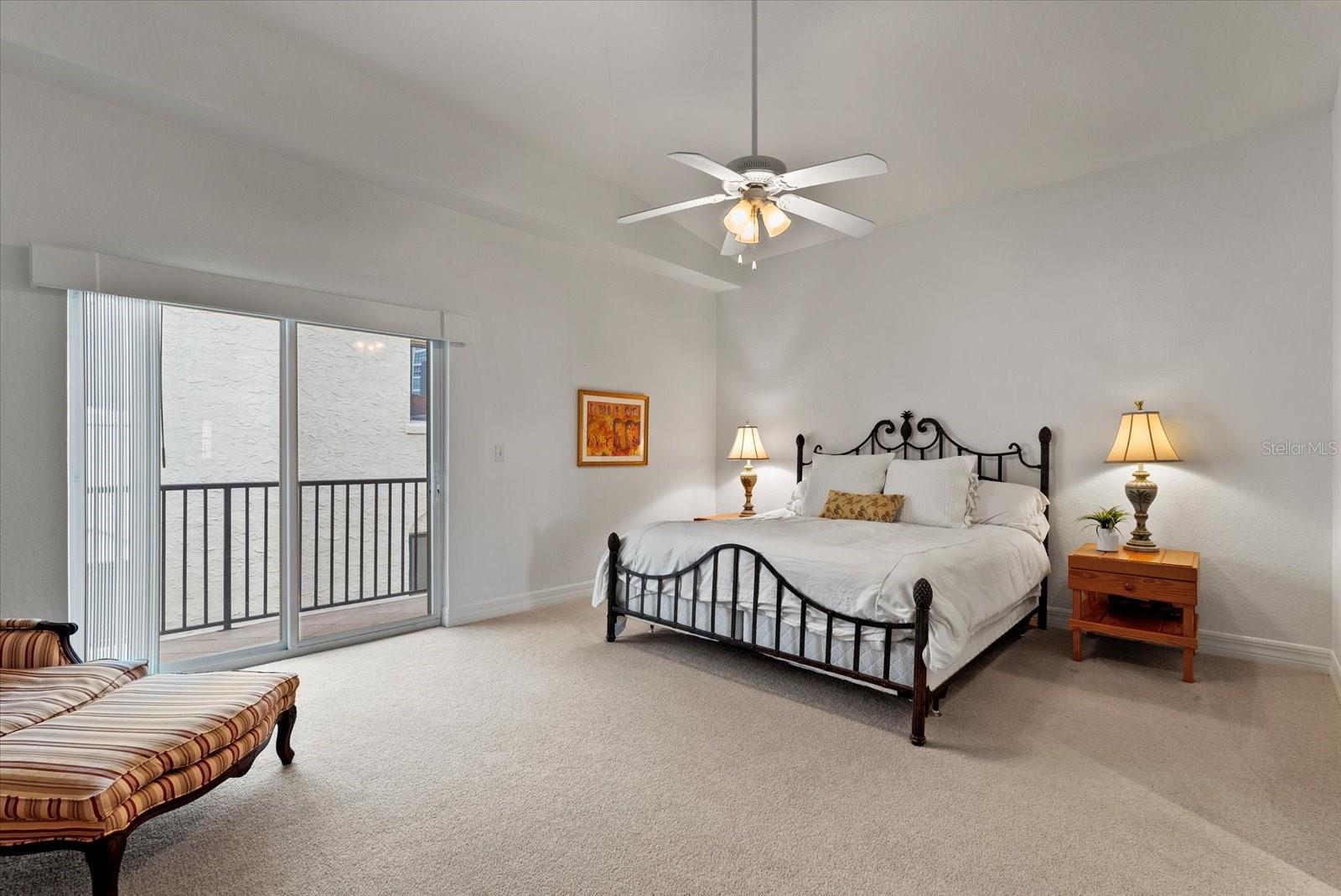 340 1ST St #D ST PETERSBURG, FL 33701