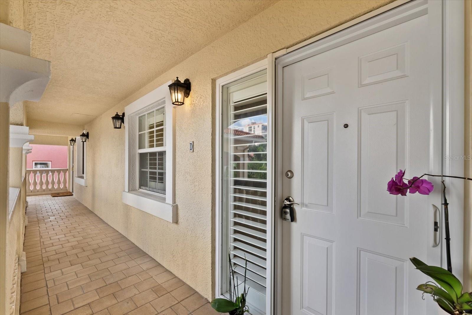 340 1ST St #D ST PETERSBURG, FL 33701