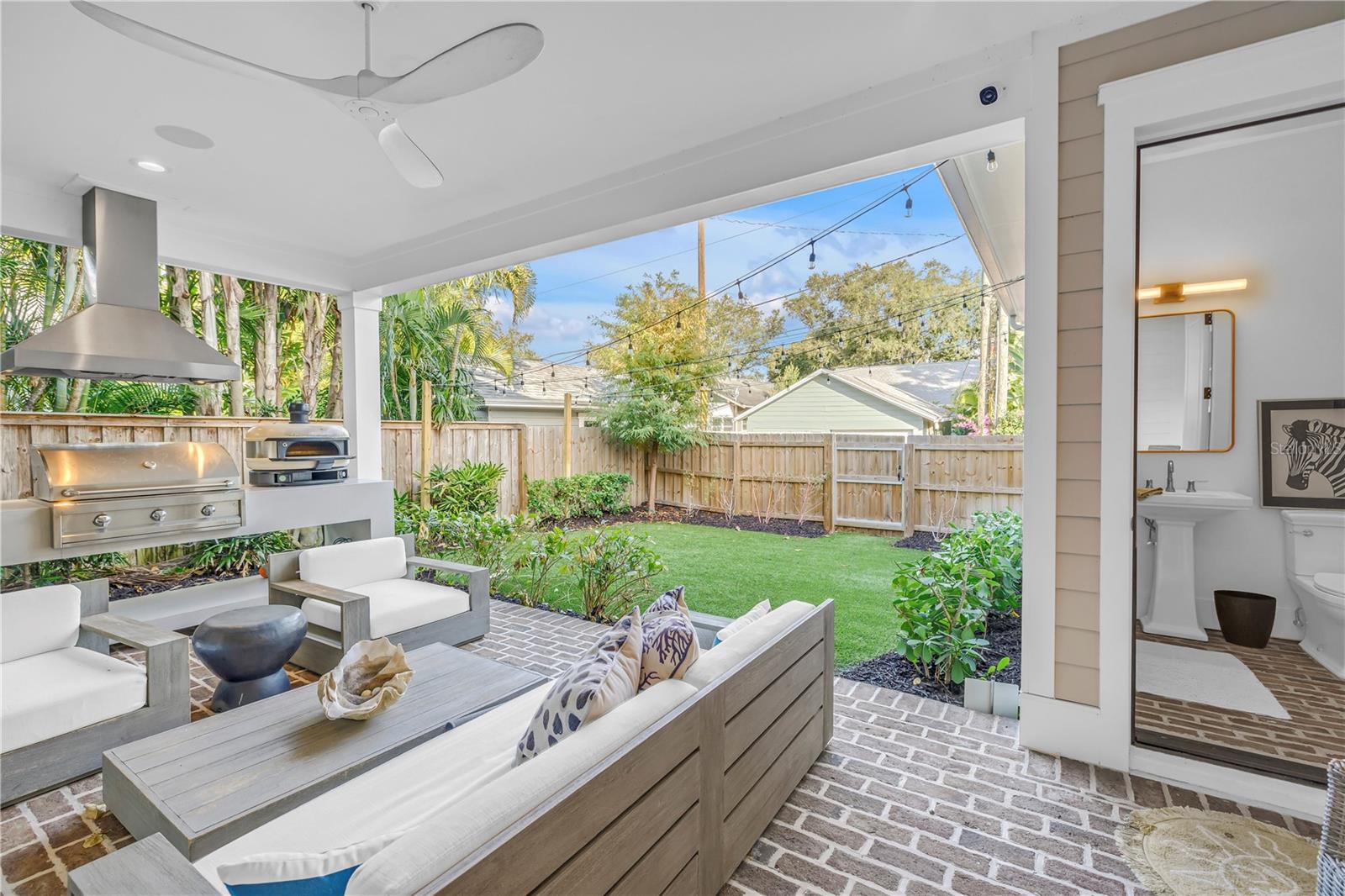 135 19TH Ave ST PETERSBURG, FL 33704