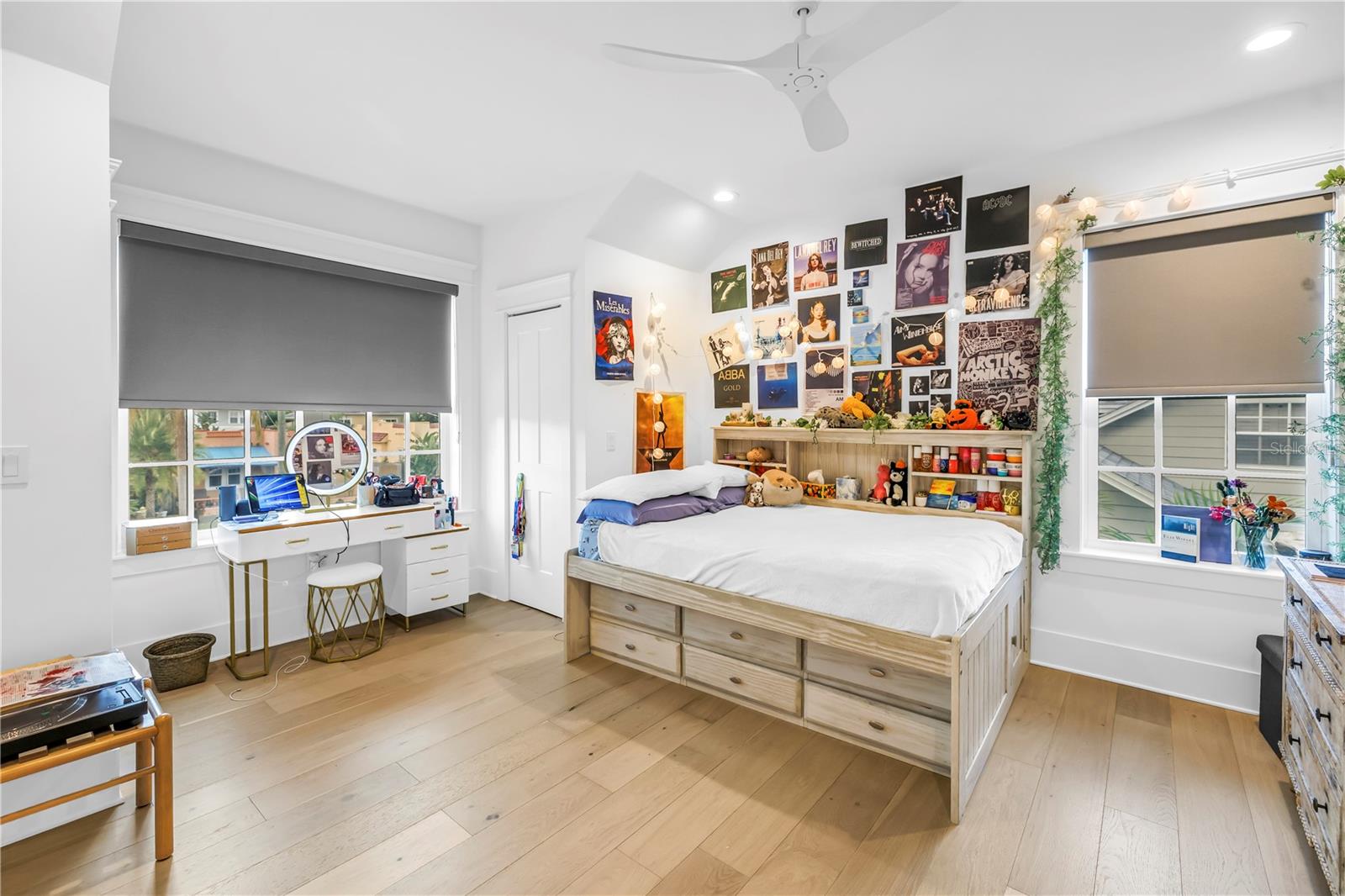 135 19TH Ave ST PETERSBURG, FL 33704