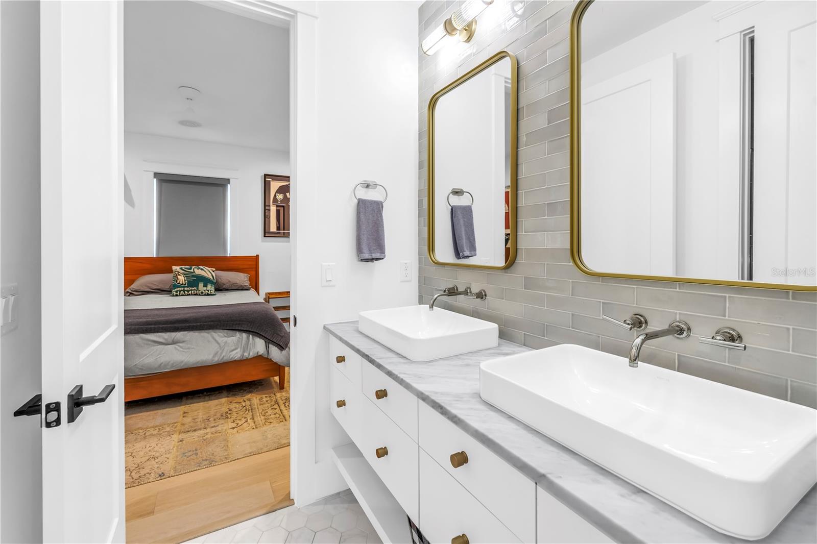 135 19TH Ave ST PETERSBURG, FL 33704