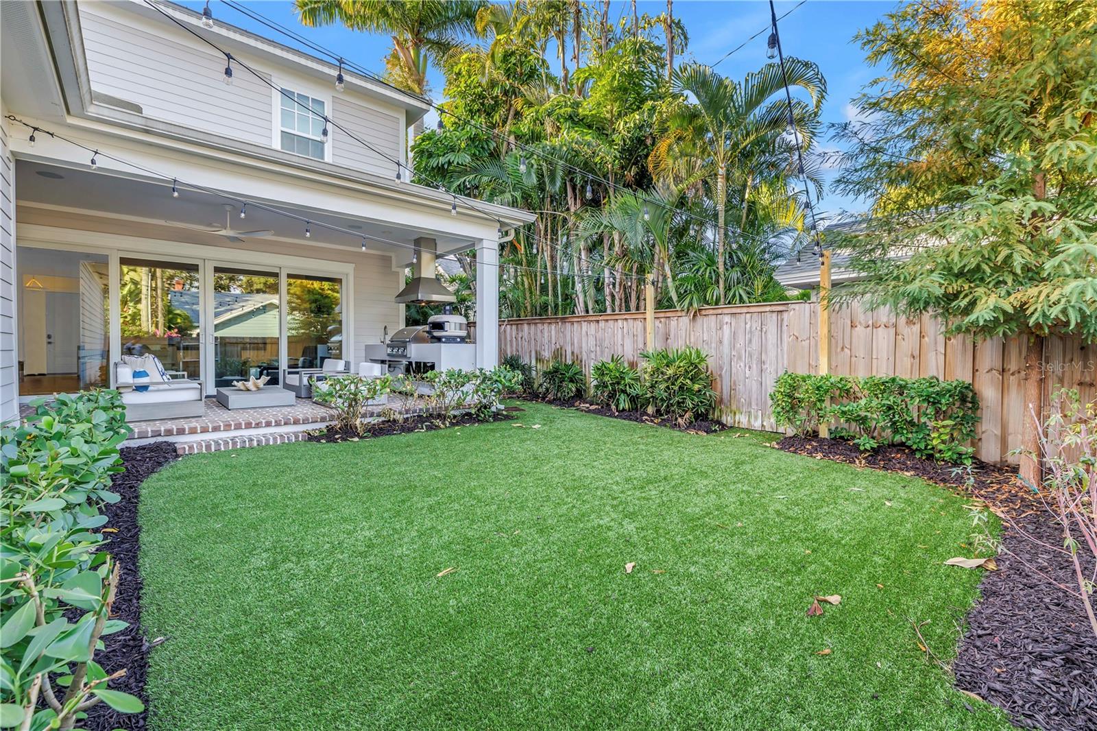 135 19TH Ave ST PETERSBURG, FL 33704