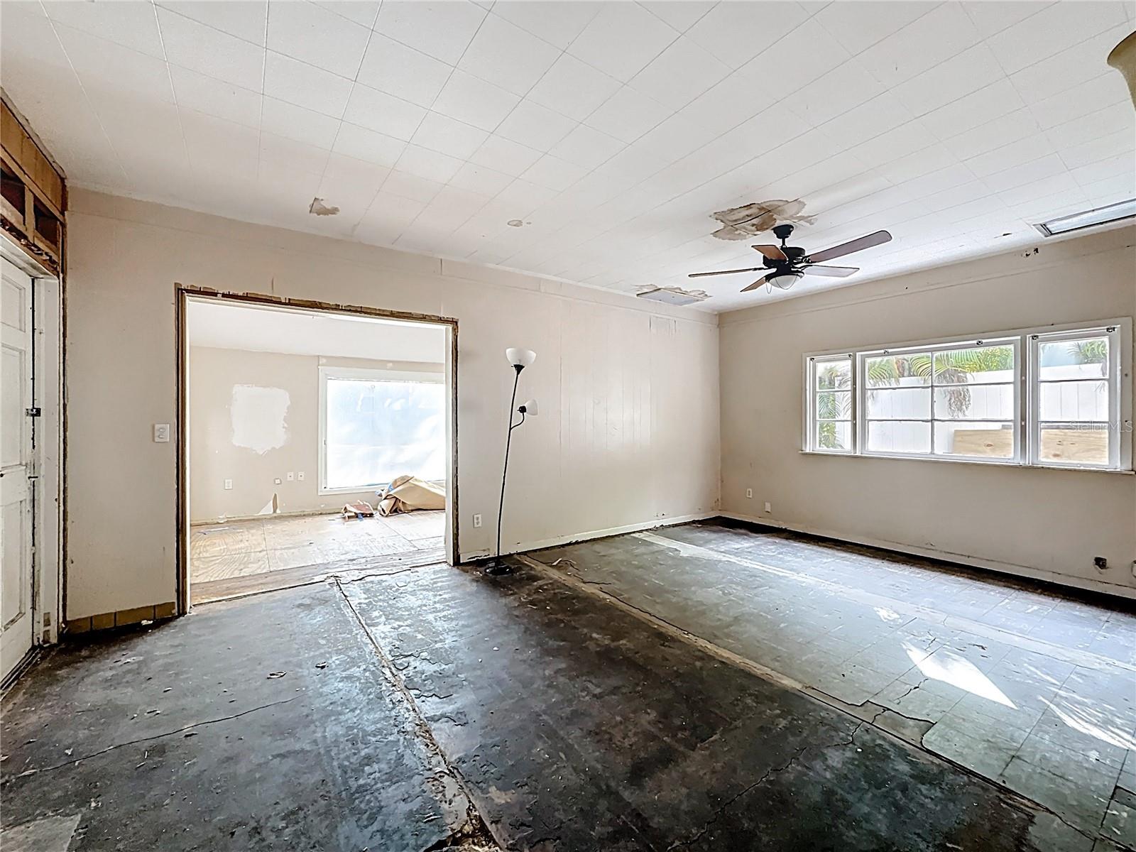 216 24TH St BRADENTON, FL 34205