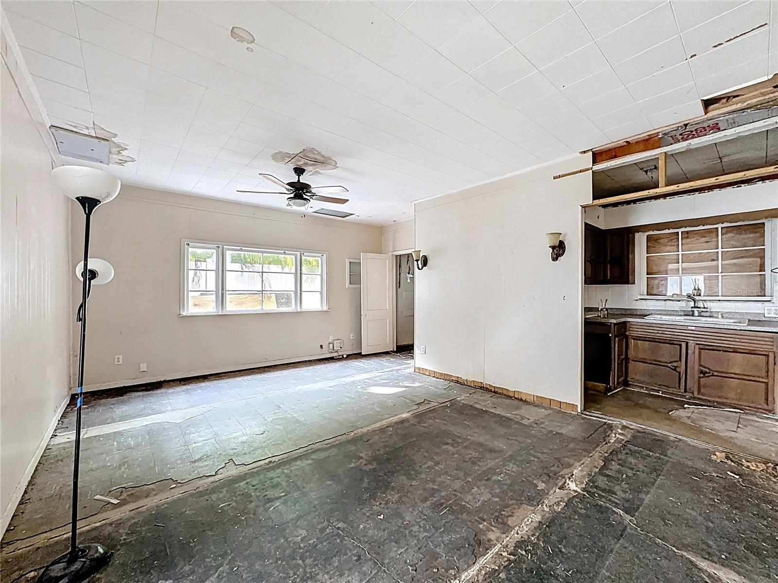 216 24TH St BRADENTON, FL 34205