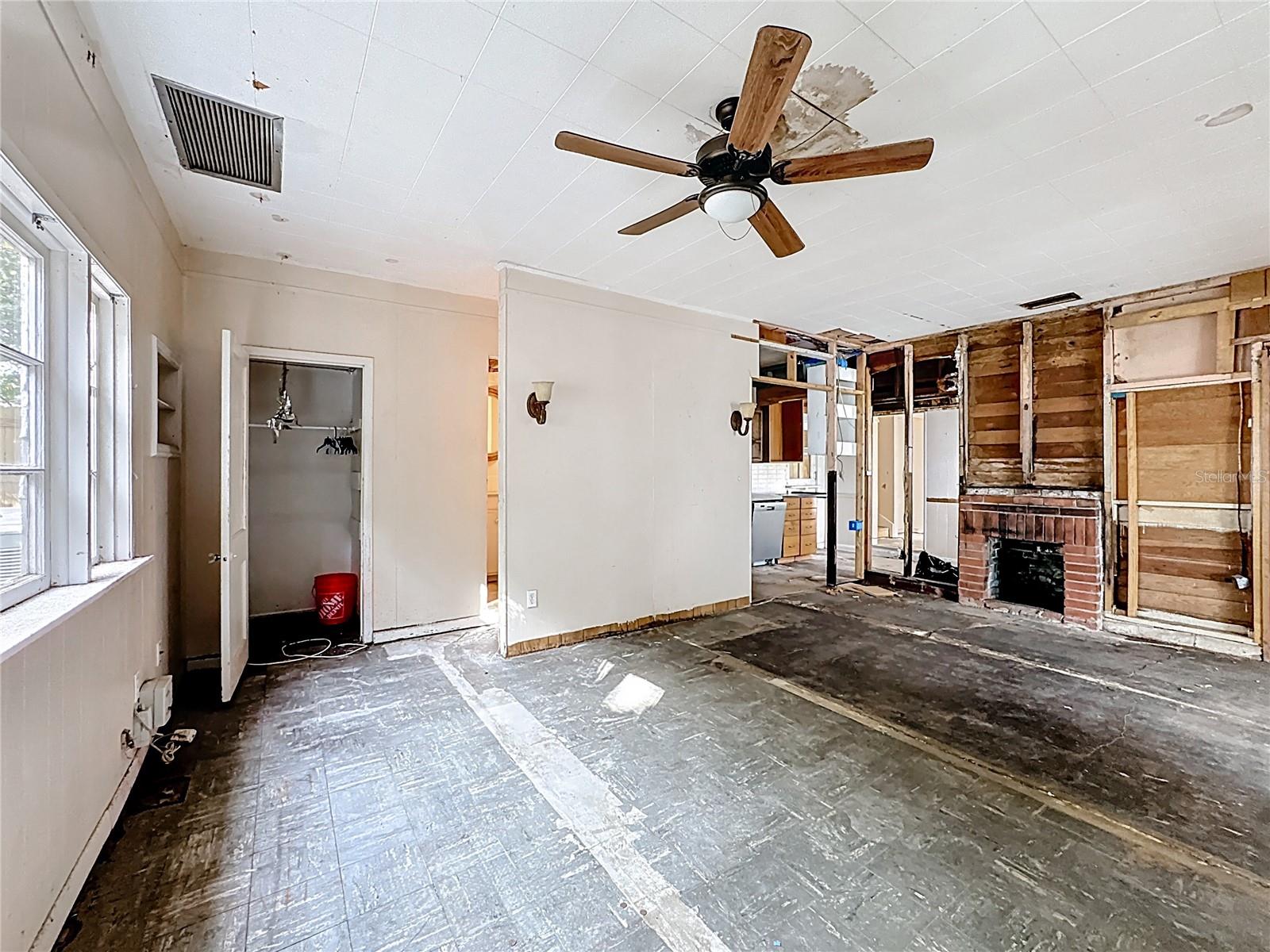 216 24TH St BRADENTON, FL 34205