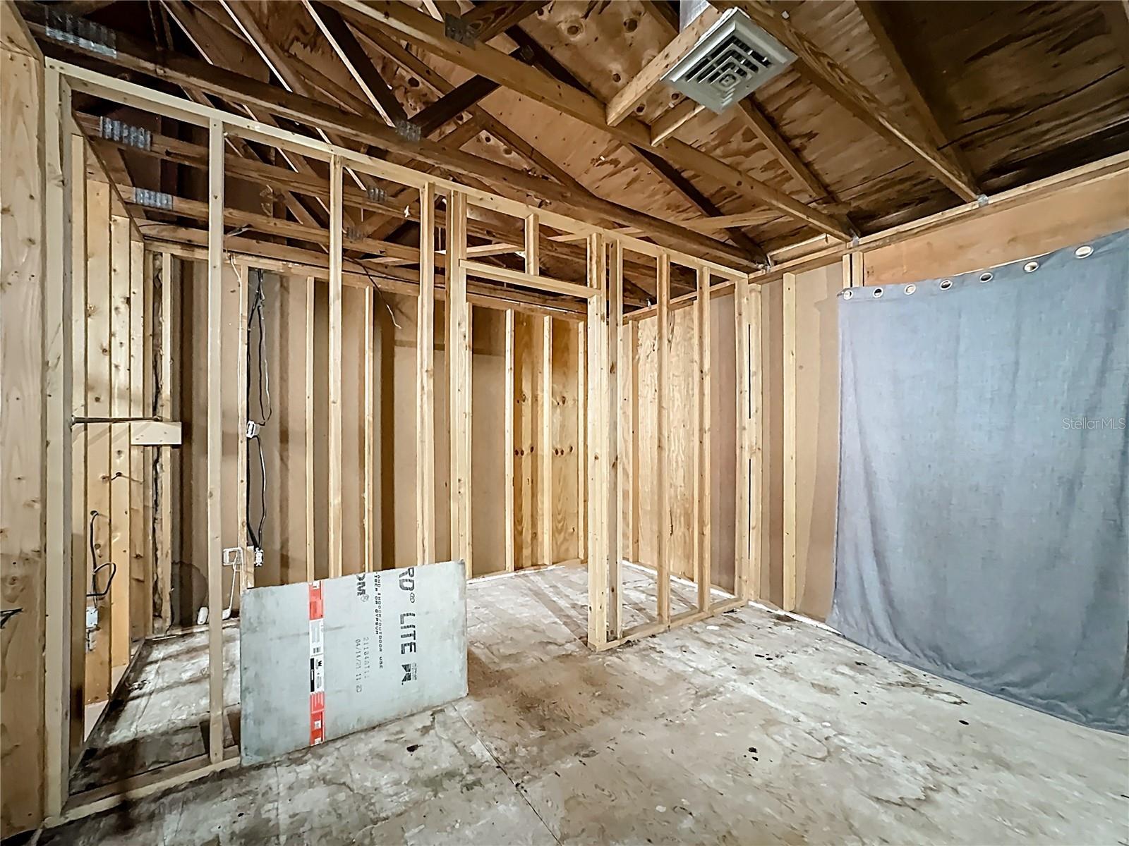 216 24TH St BRADENTON, FL 34205