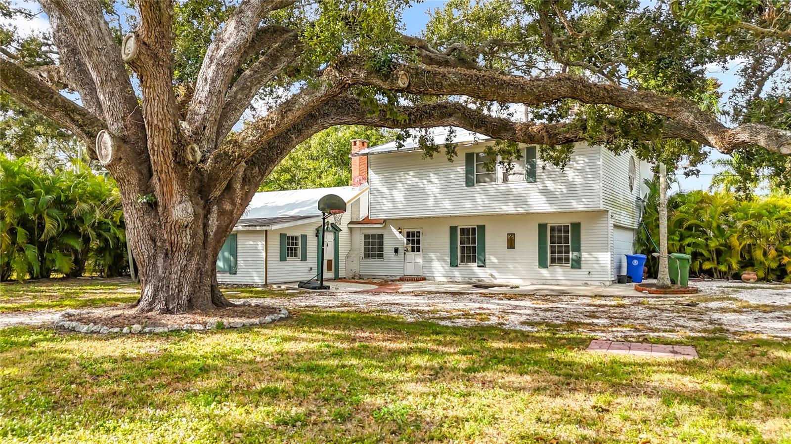 216 24TH St BRADENTON, FL 34205