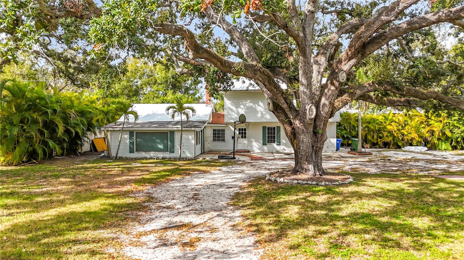 216 24TH St BRADENTON, FL 34205