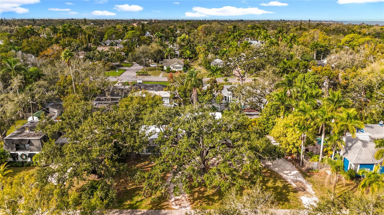 216 24TH St BRADENTON, FL 34205