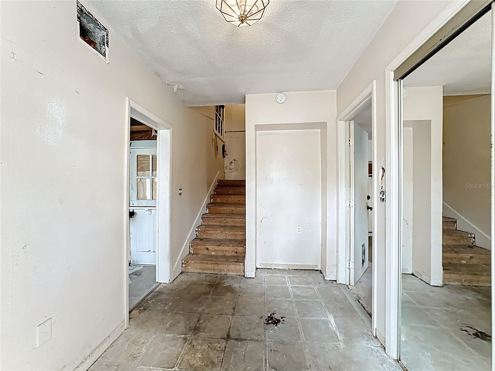 216 24TH St BRADENTON, FL 34205