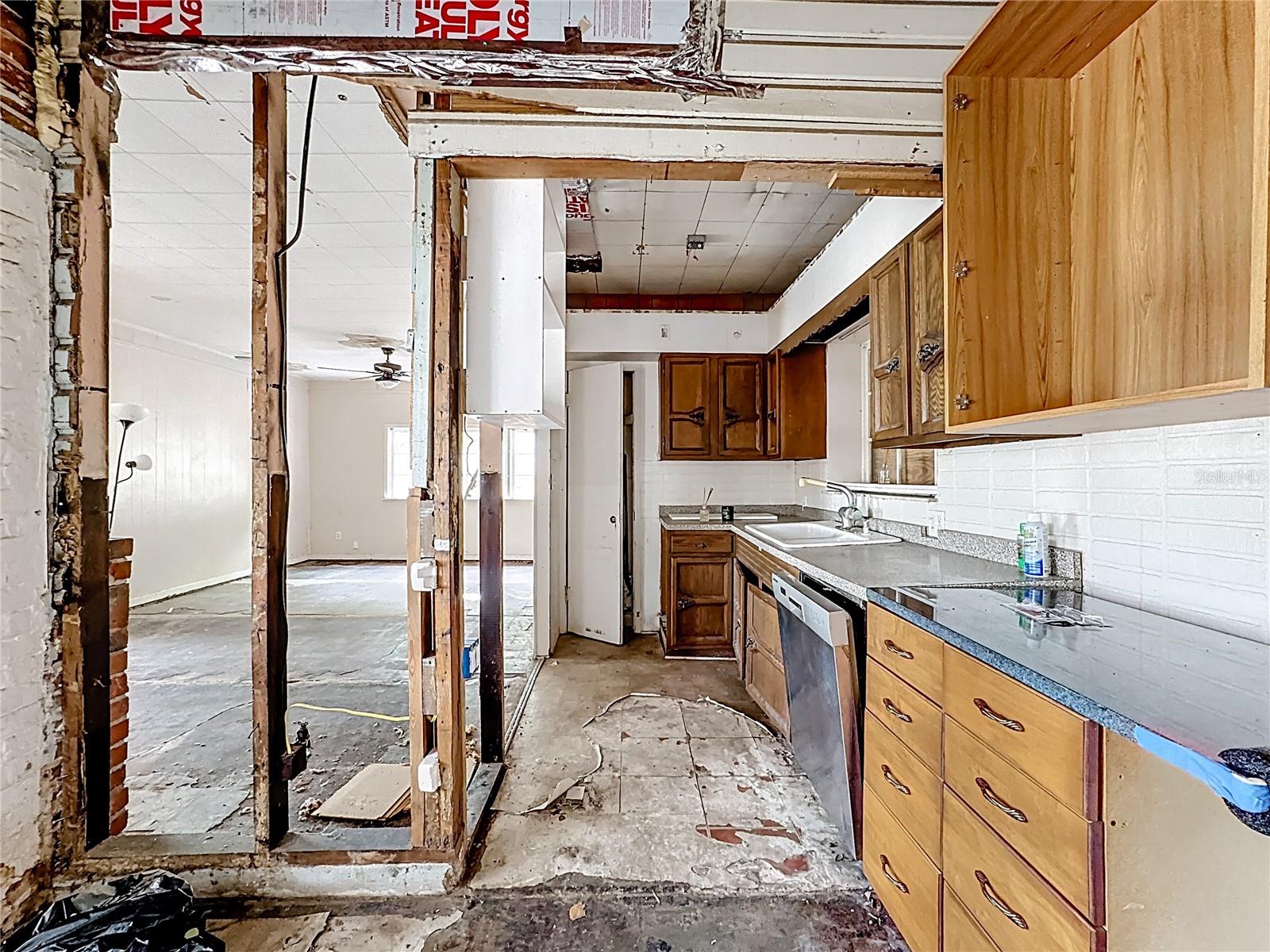 216 24TH St BRADENTON, FL 34205