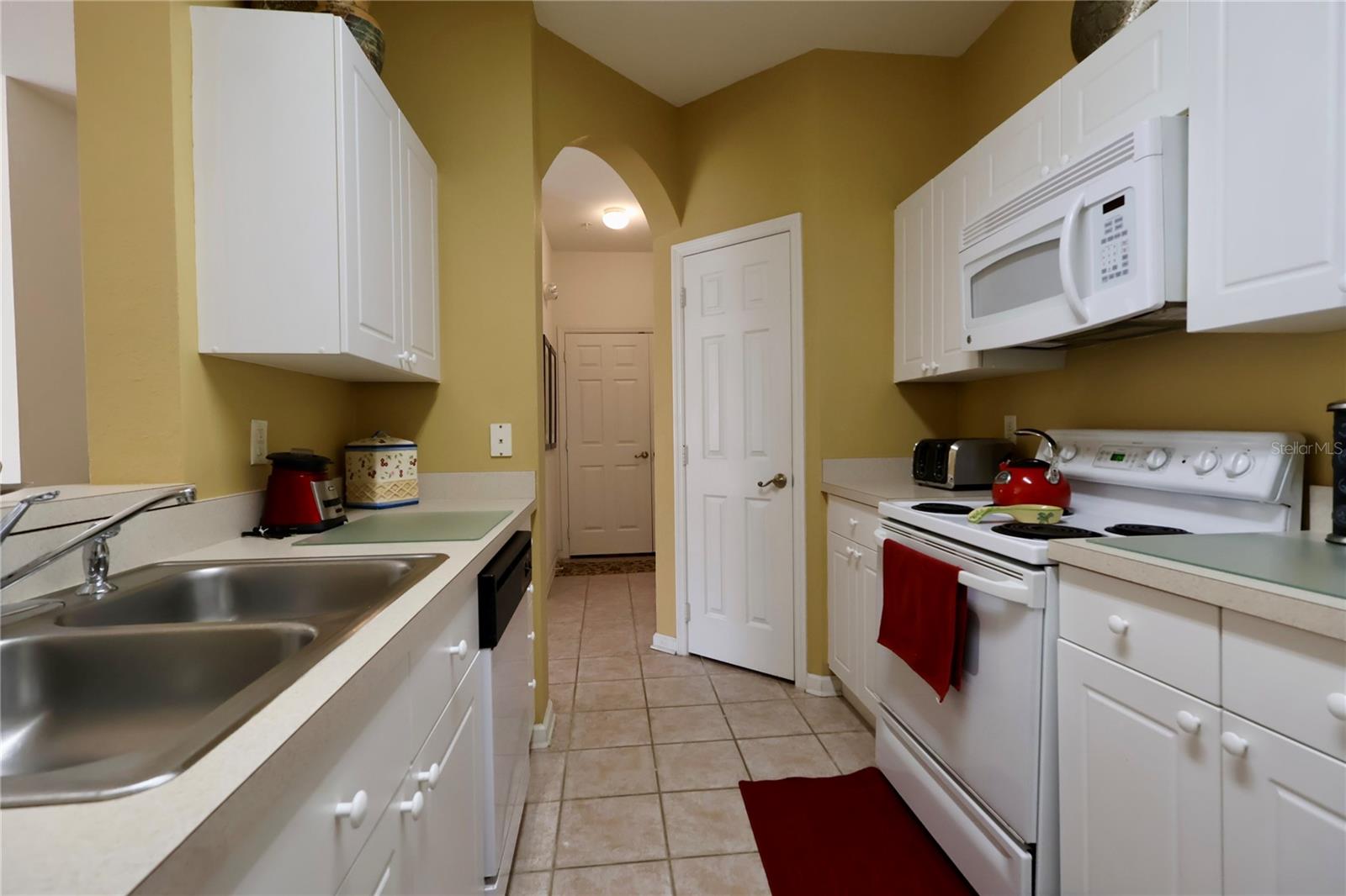 2305 SILVER PALM Dr #304 KISSIMMEE, FL 34747