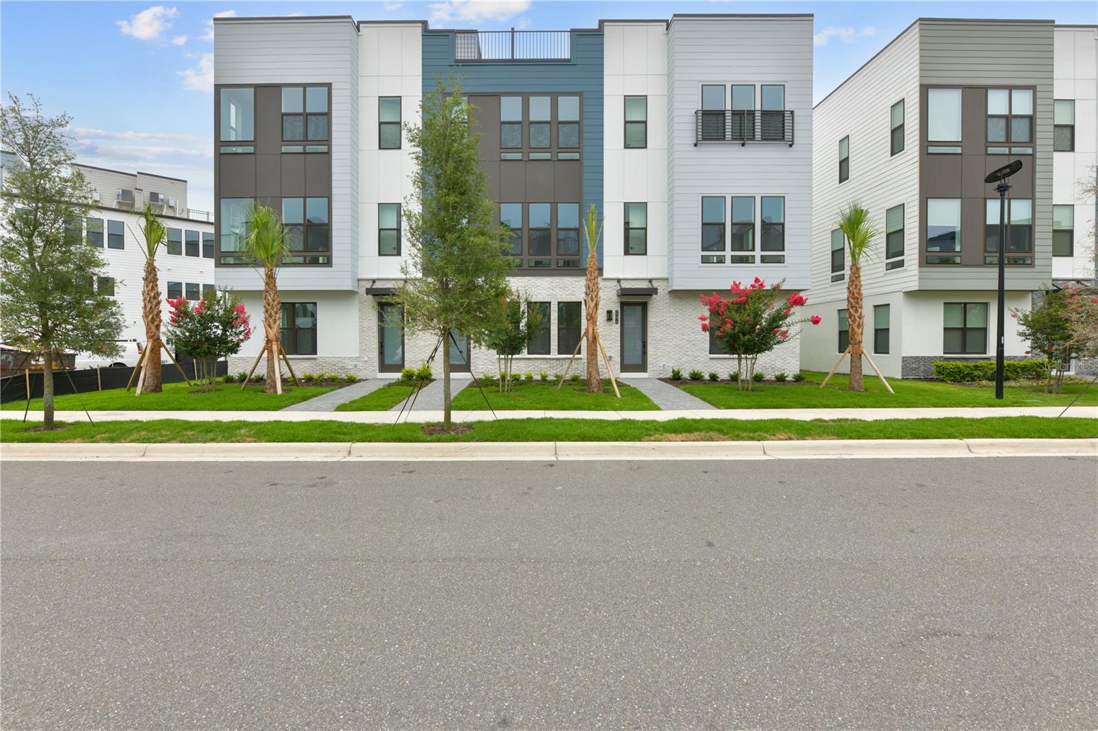 2290 BRIX STREETS
