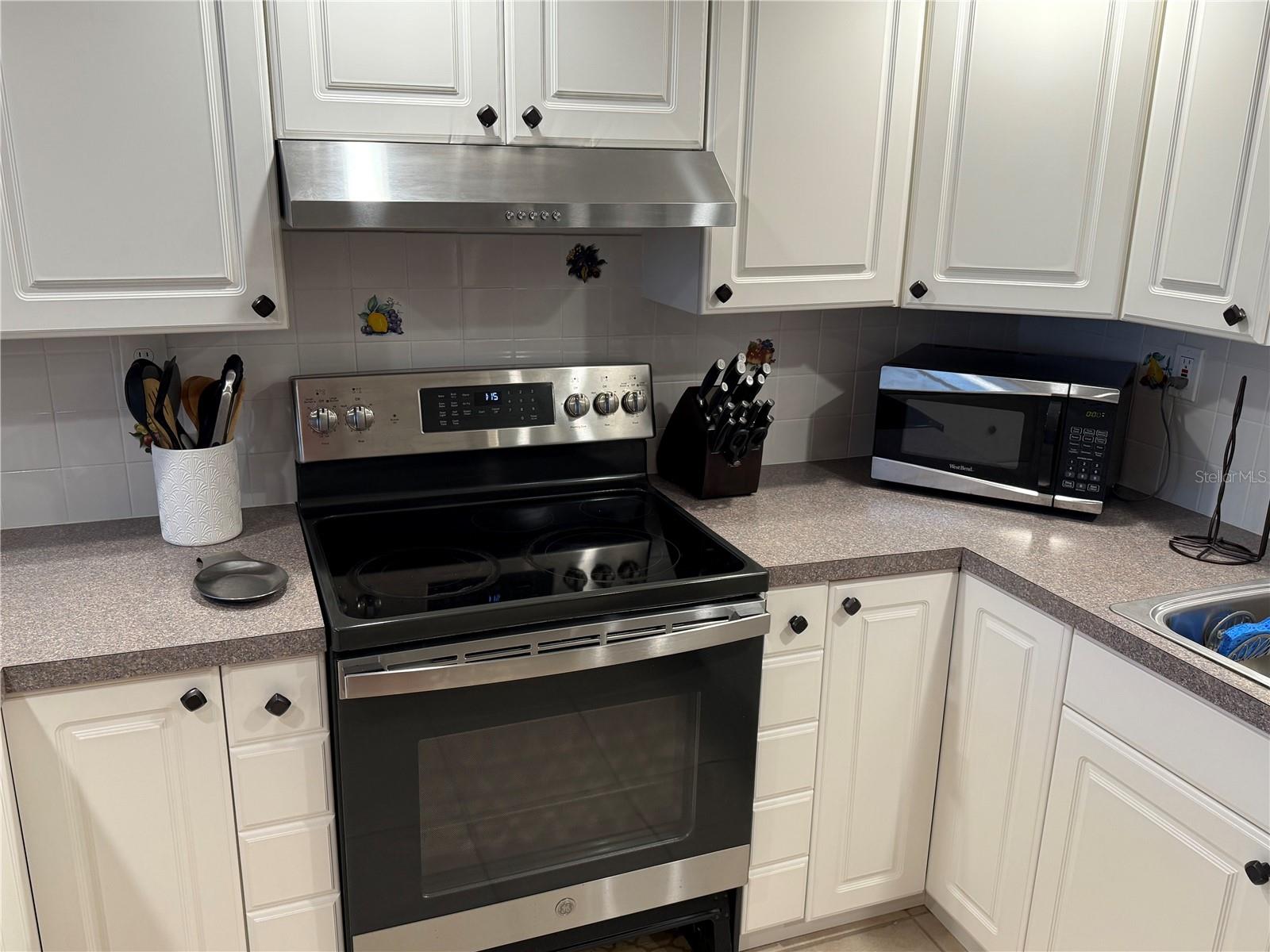 7600 BAYSHORE Dr #205 TREASURE ISLAND, FL 33706