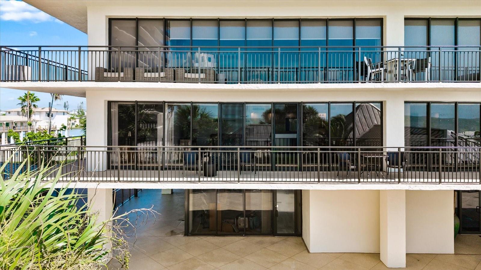 7600 BAYSHORE Dr #205 TREASURE ISLAND, FL 33706