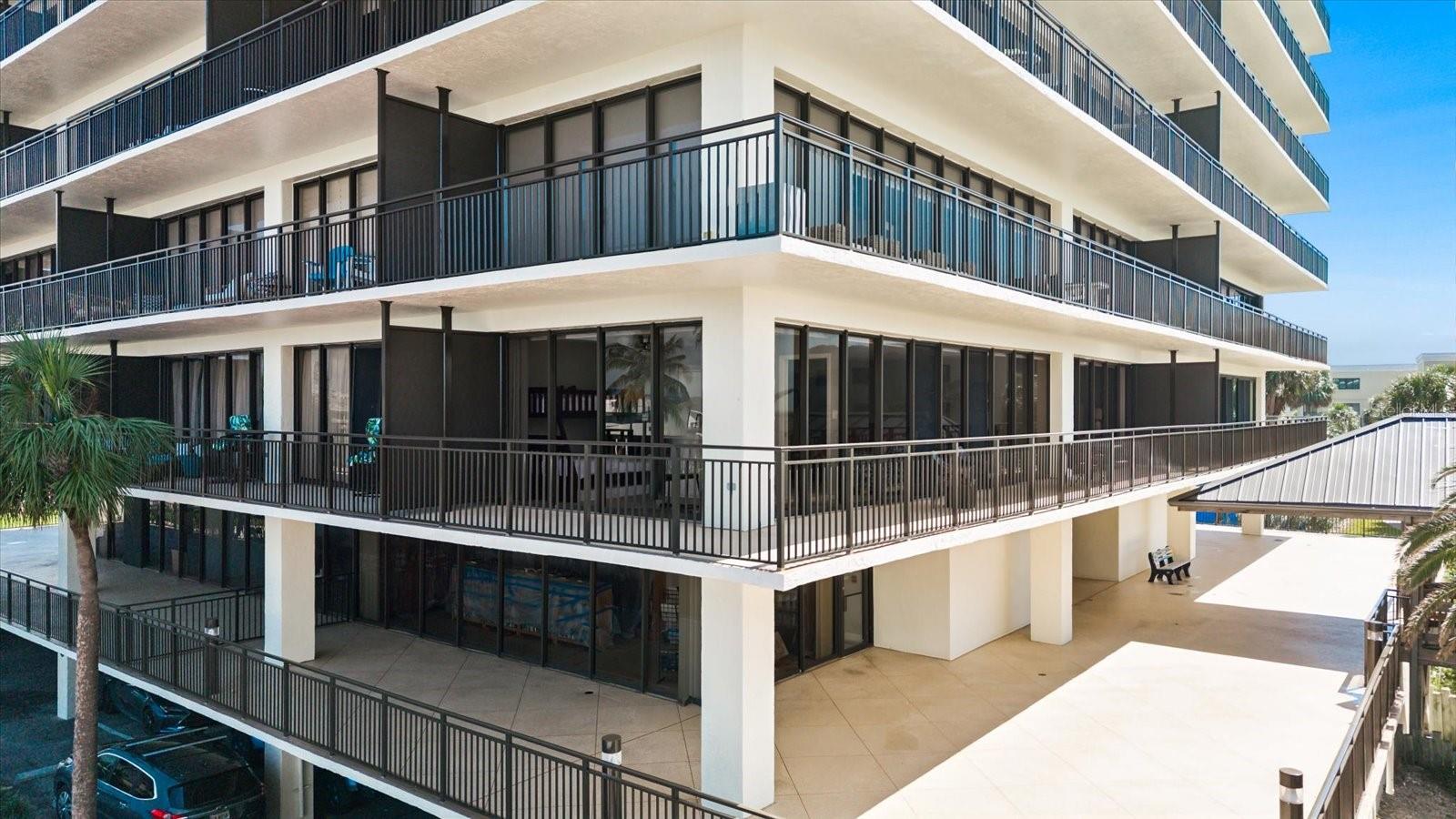 7600 BAYSHORE Dr #205 TREASURE ISLAND, FL 33706