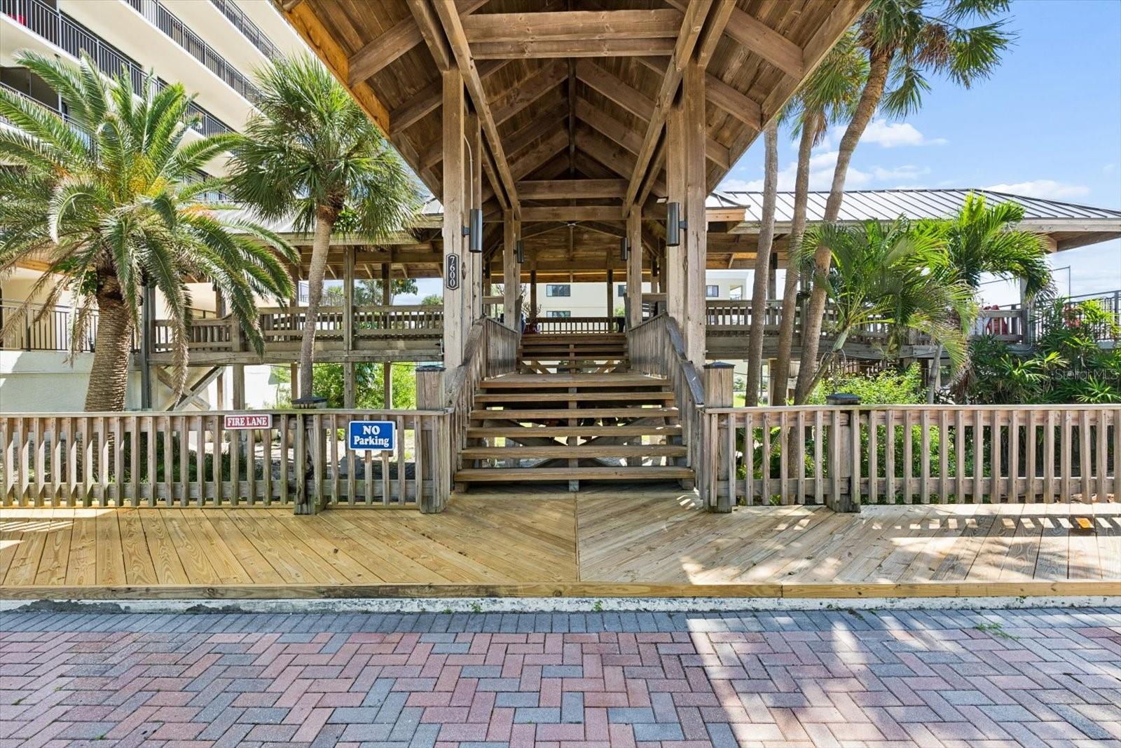 7600 BAYSHORE Dr #205 TREASURE ISLAND, FL 33706