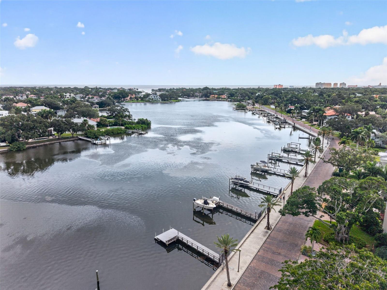 118 26TH Ave ST PETERSBURG, FL 33704
