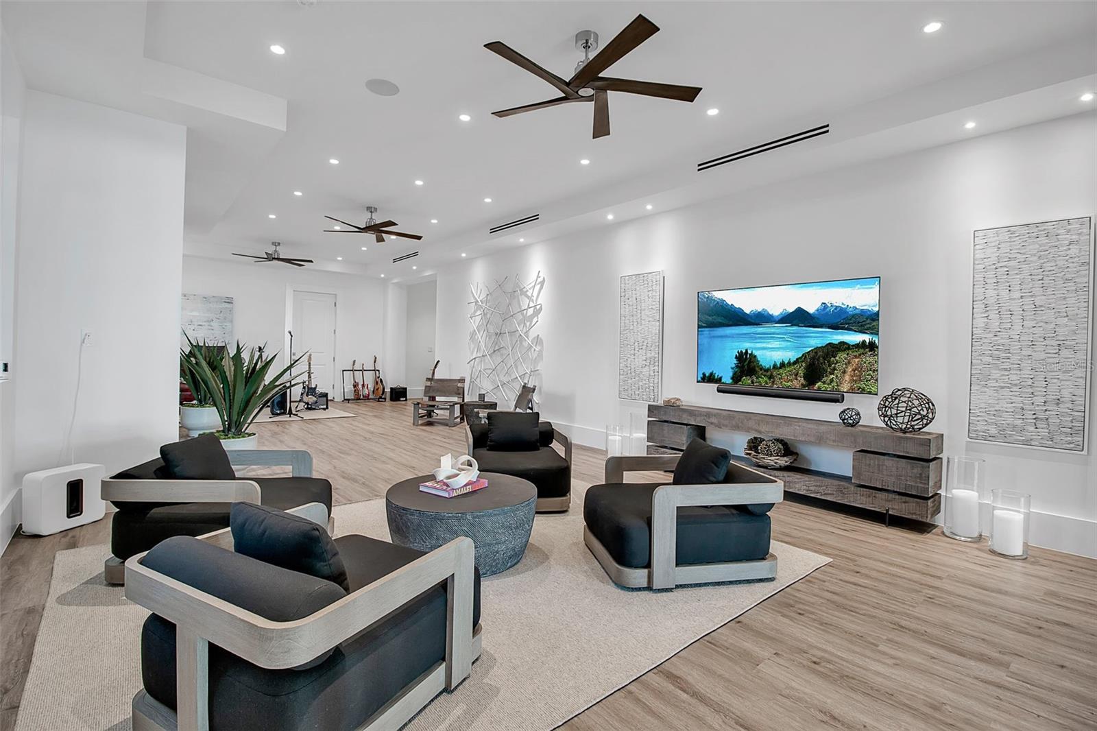 7366 Pt OF ROCKS Rd SARASOTA, FL 34242