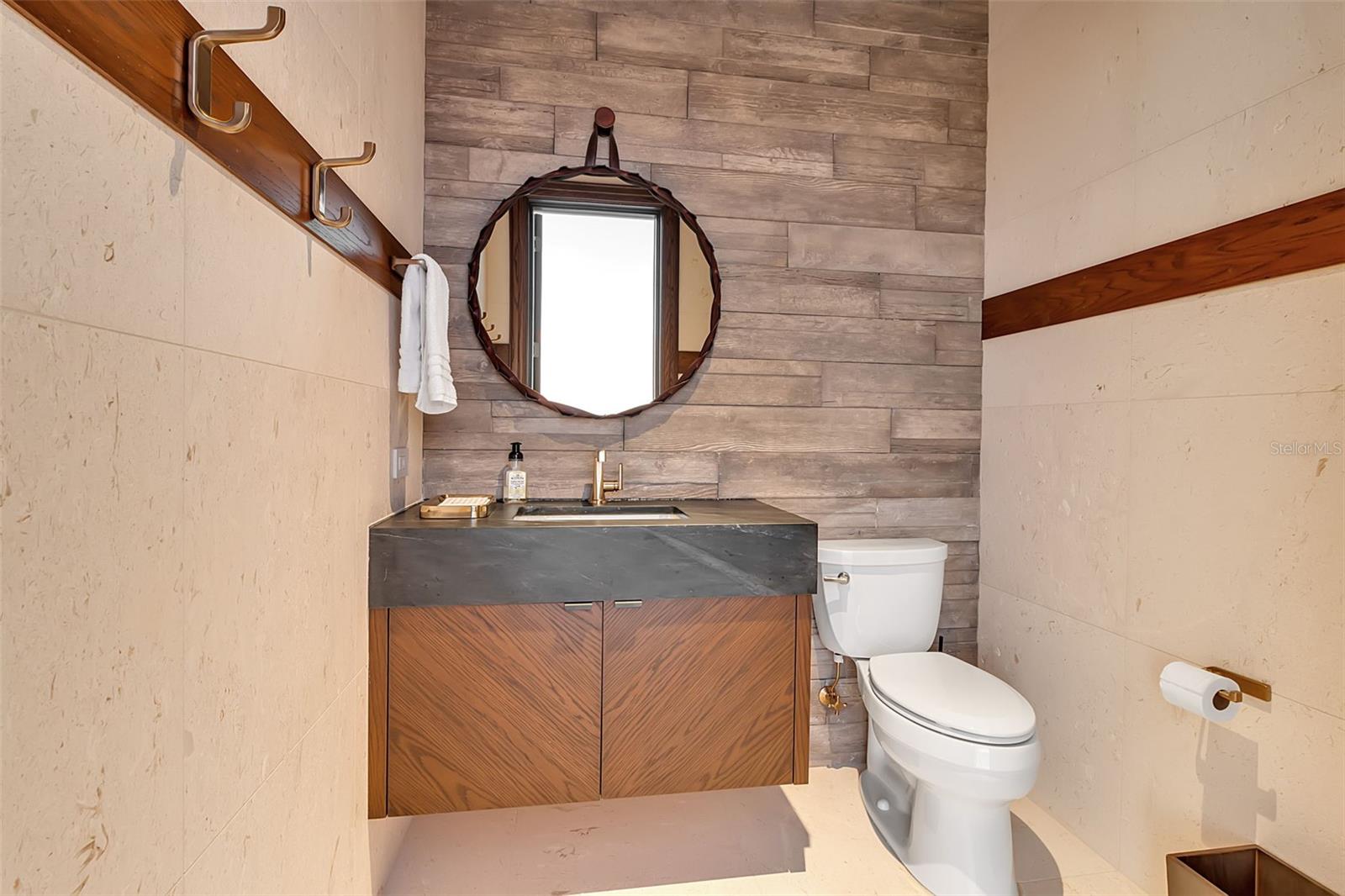 7366 Pt OF ROCKS Rd SARASOTA, FL 34242