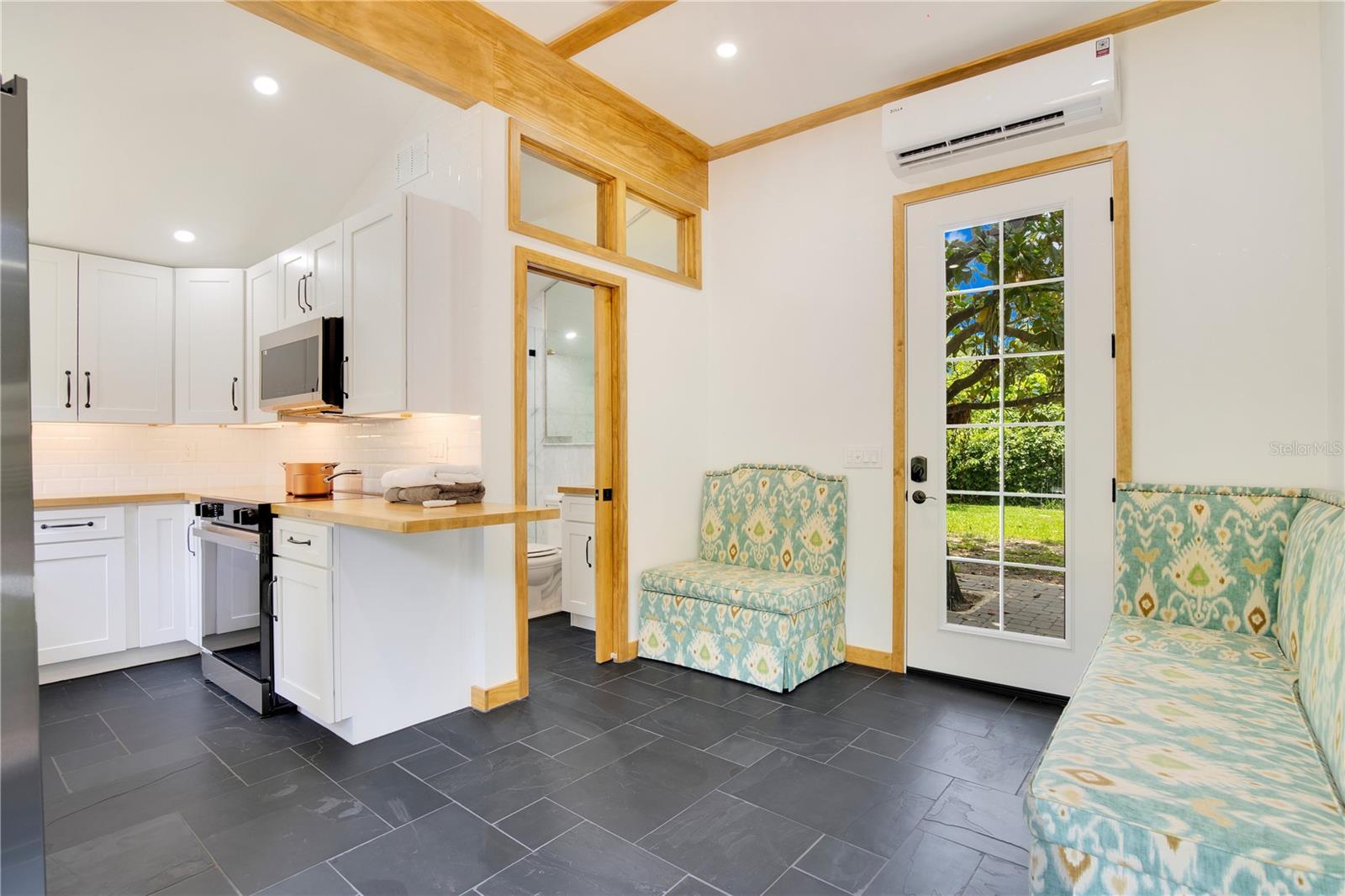 614 Lk Ave ORLANDO, FL 32801