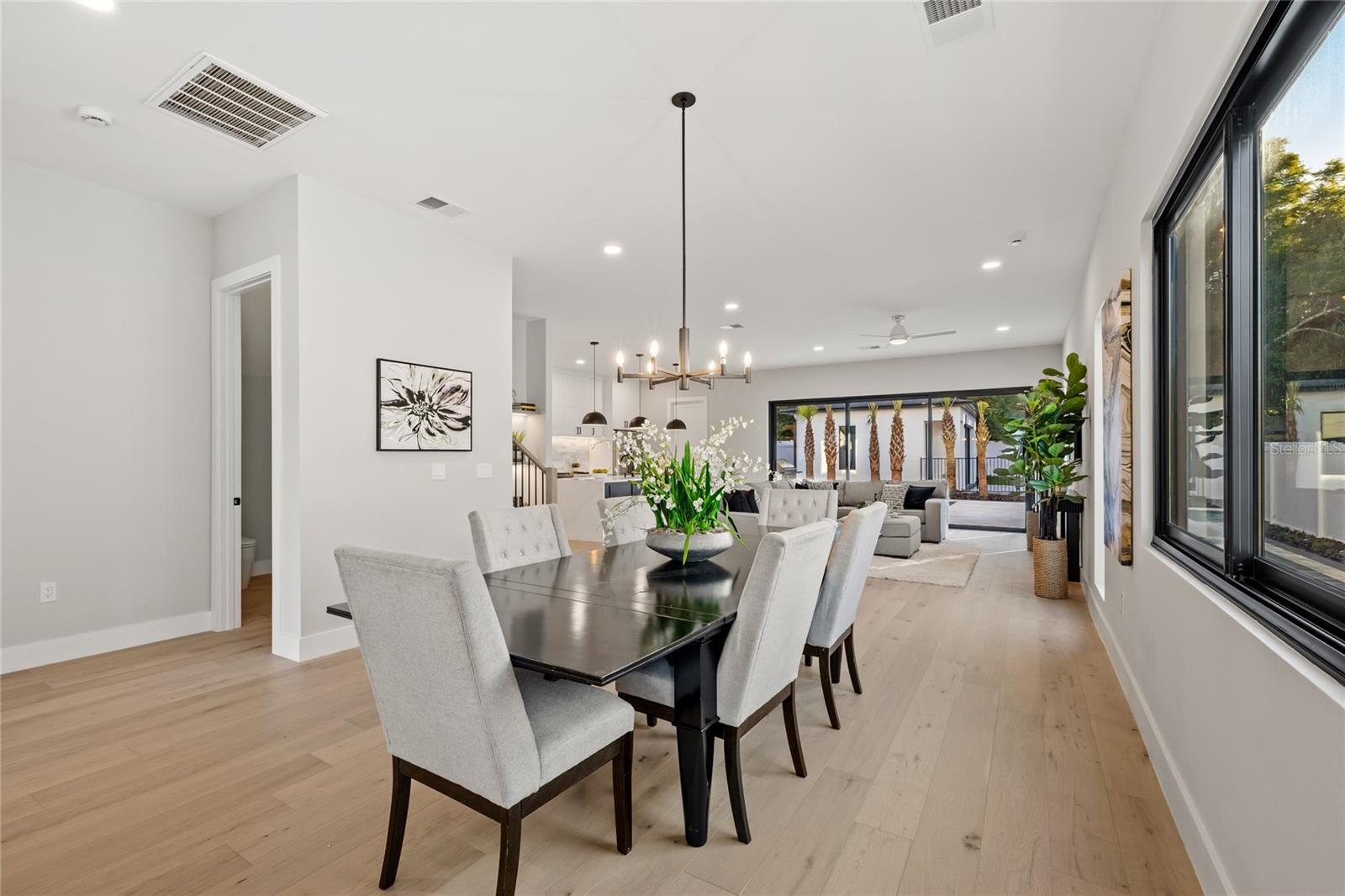 921 Lk EMERALD Dr ORLANDO, FL 32806