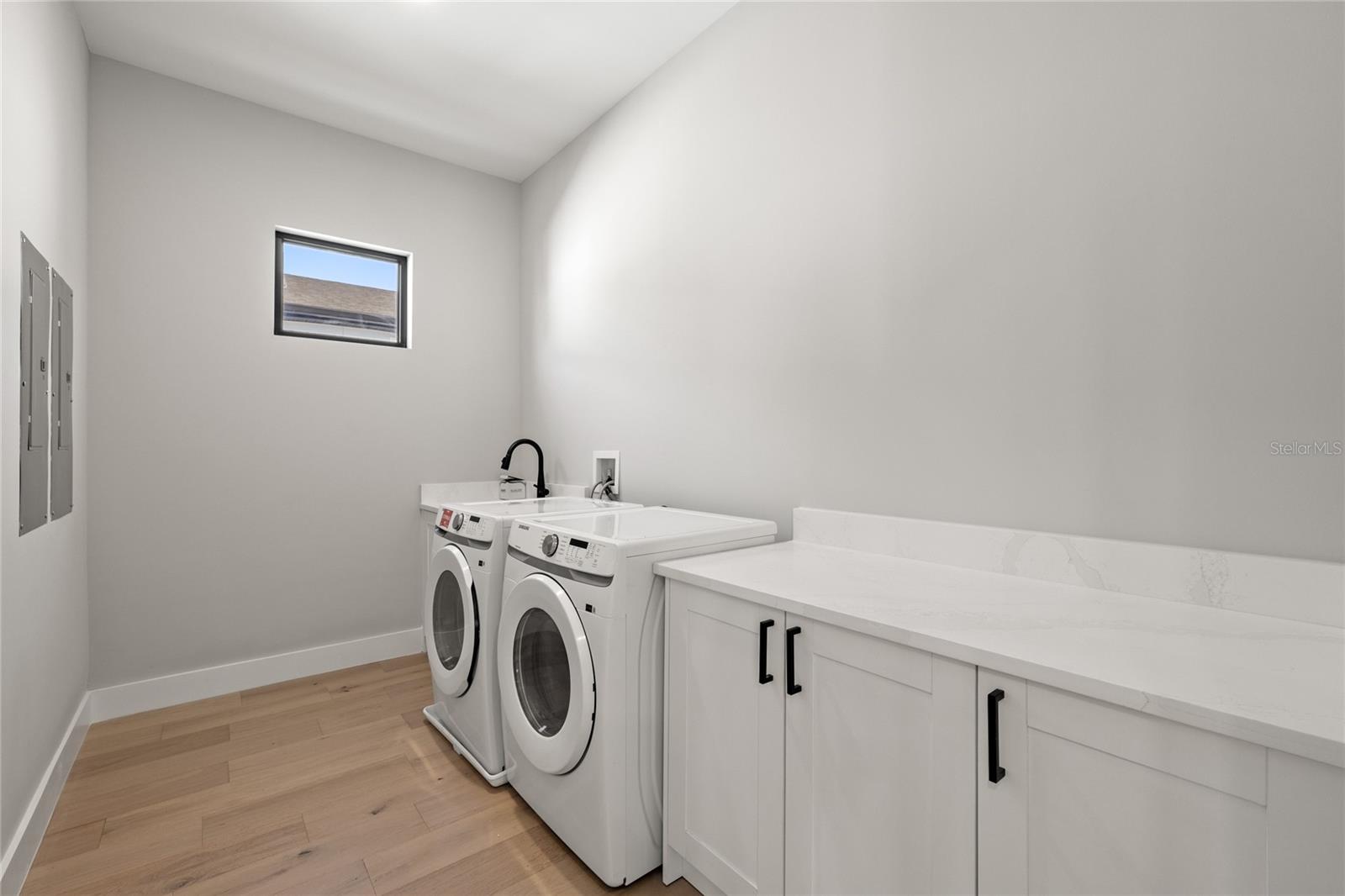 921 Lk EMERALD Dr ORLANDO, FL 32806