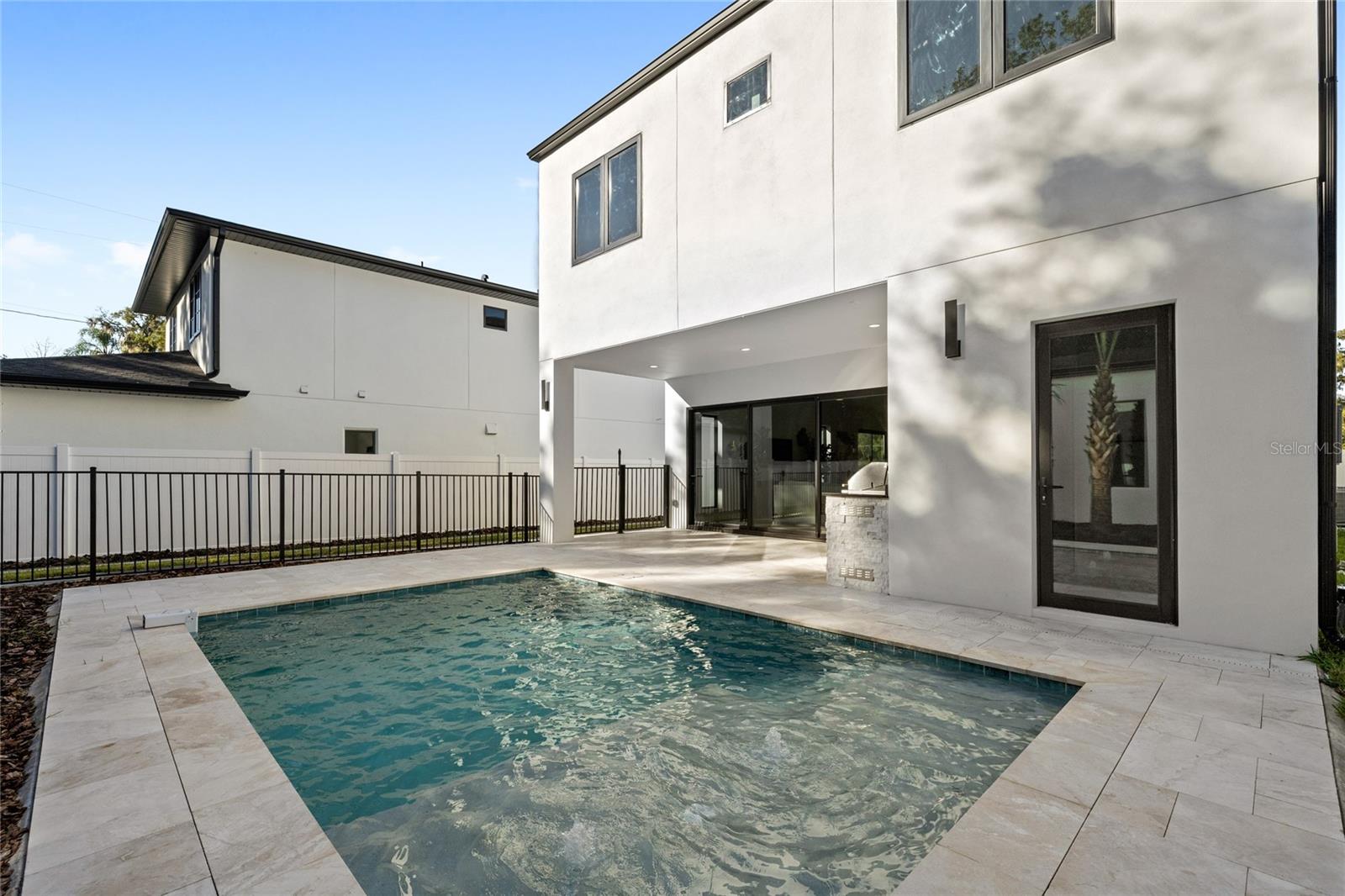 921 Lk EMERALD Dr ORLANDO, FL 32806