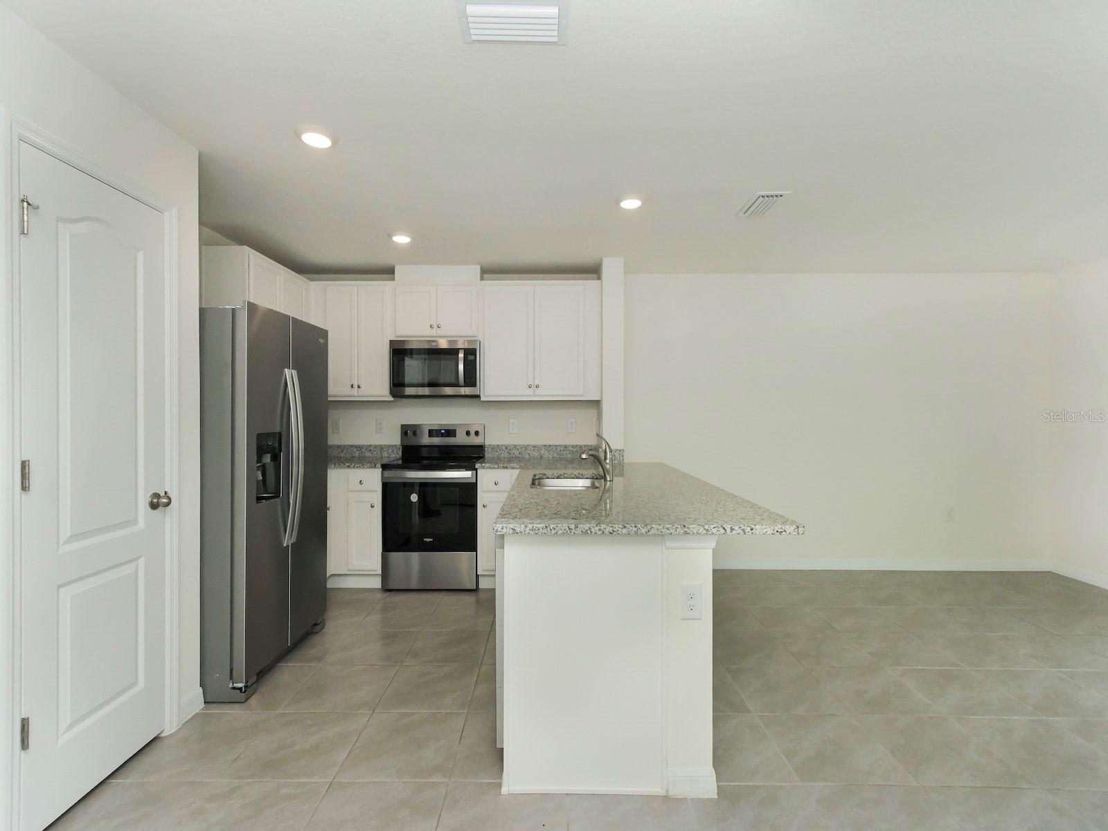 2798 BRIE HAMMOCK Bnd HARMONY, FL 34773