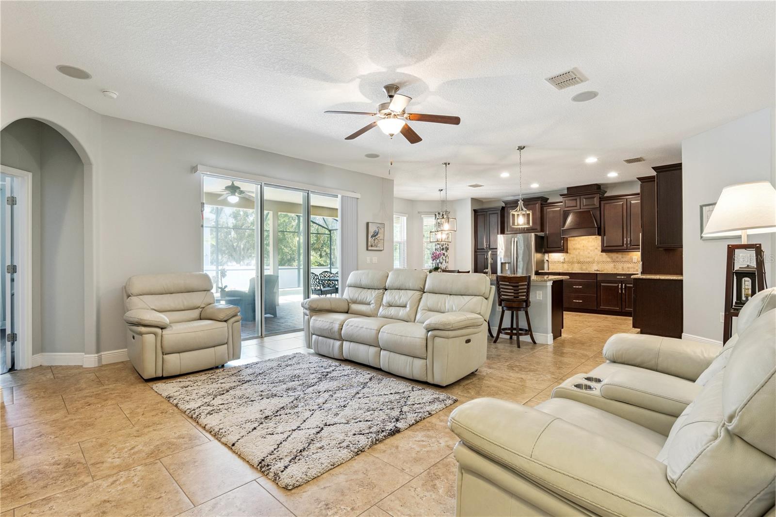 3684 CHANDLER ESTATES Dr APOPKA, FL 32712