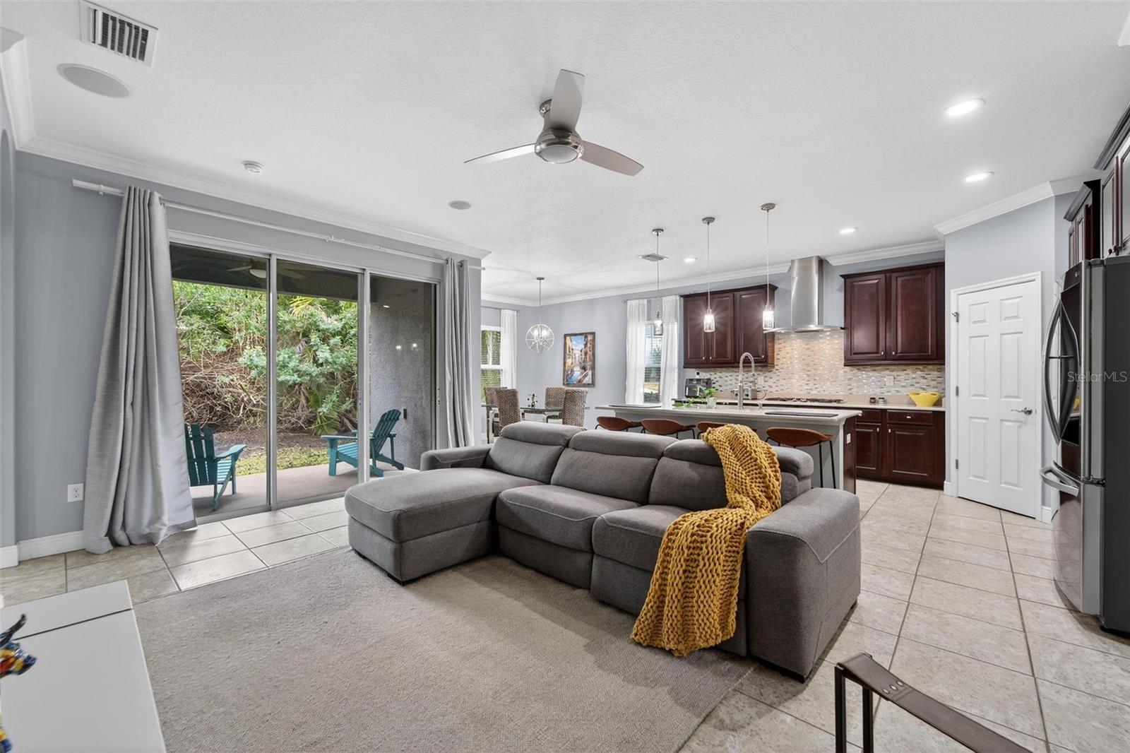 7032 OLD BENTON Dr APOLLO BEACH, FL 33572