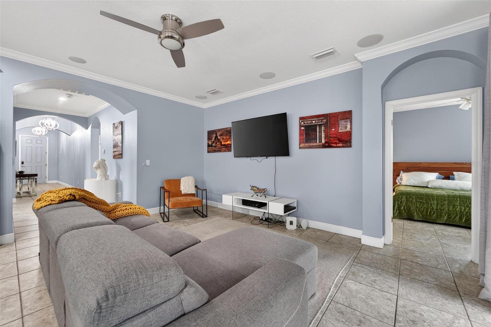 7032 OLD BENTON Dr APOLLO BEACH, FL 33572