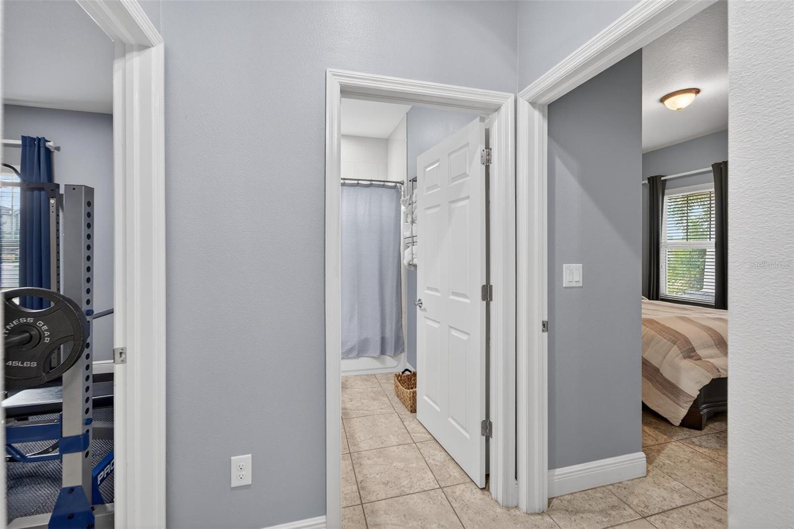 7032 OLD BENTON Dr APOLLO BEACH, FL 33572