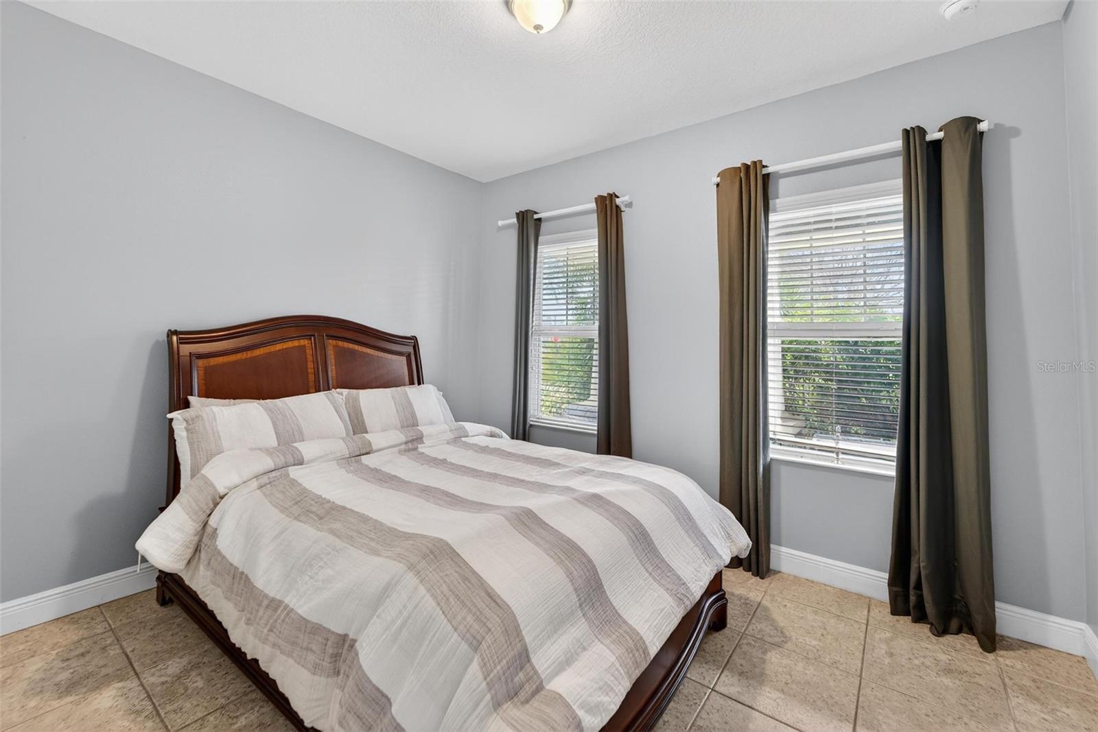 7032 OLD BENTON Dr APOLLO BEACH, FL 33572