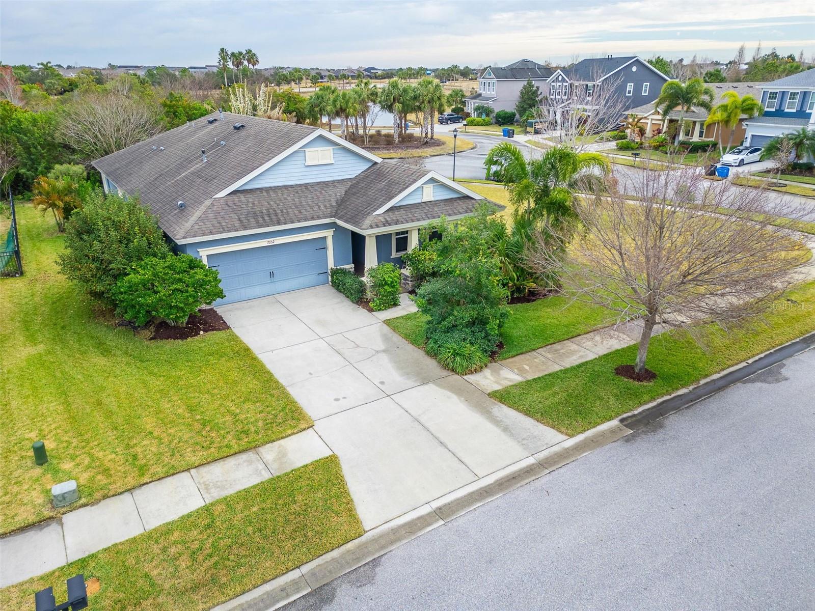 7032 OLD BENTON Dr APOLLO BEACH, FL 33572