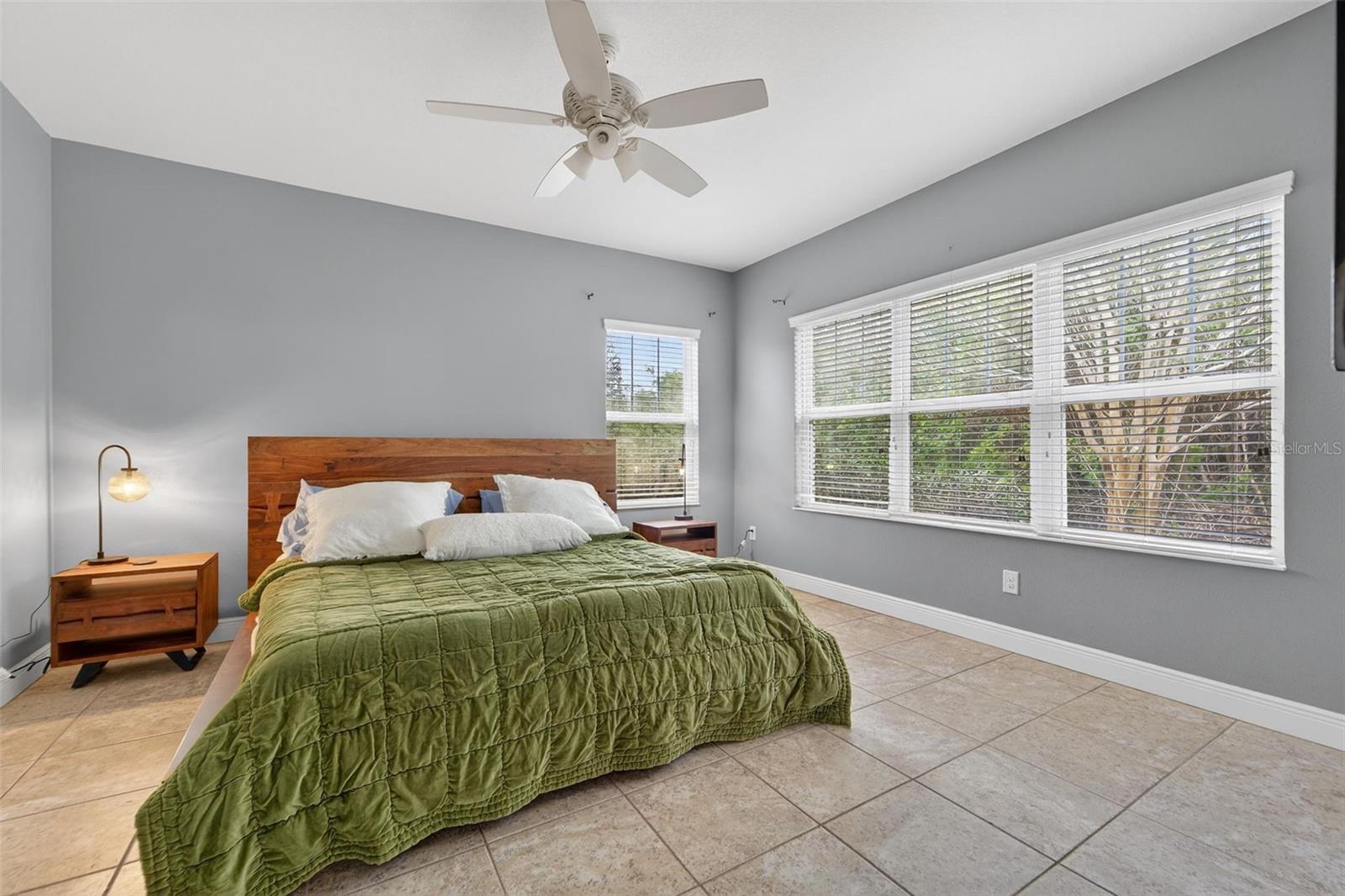 7032 OLD BENTON Dr APOLLO BEACH, FL 33572