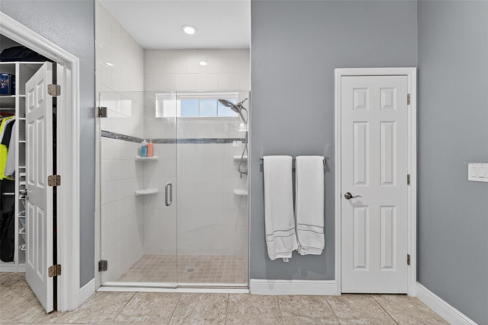 7032 OLD BENTON Dr APOLLO BEACH, FL 33572