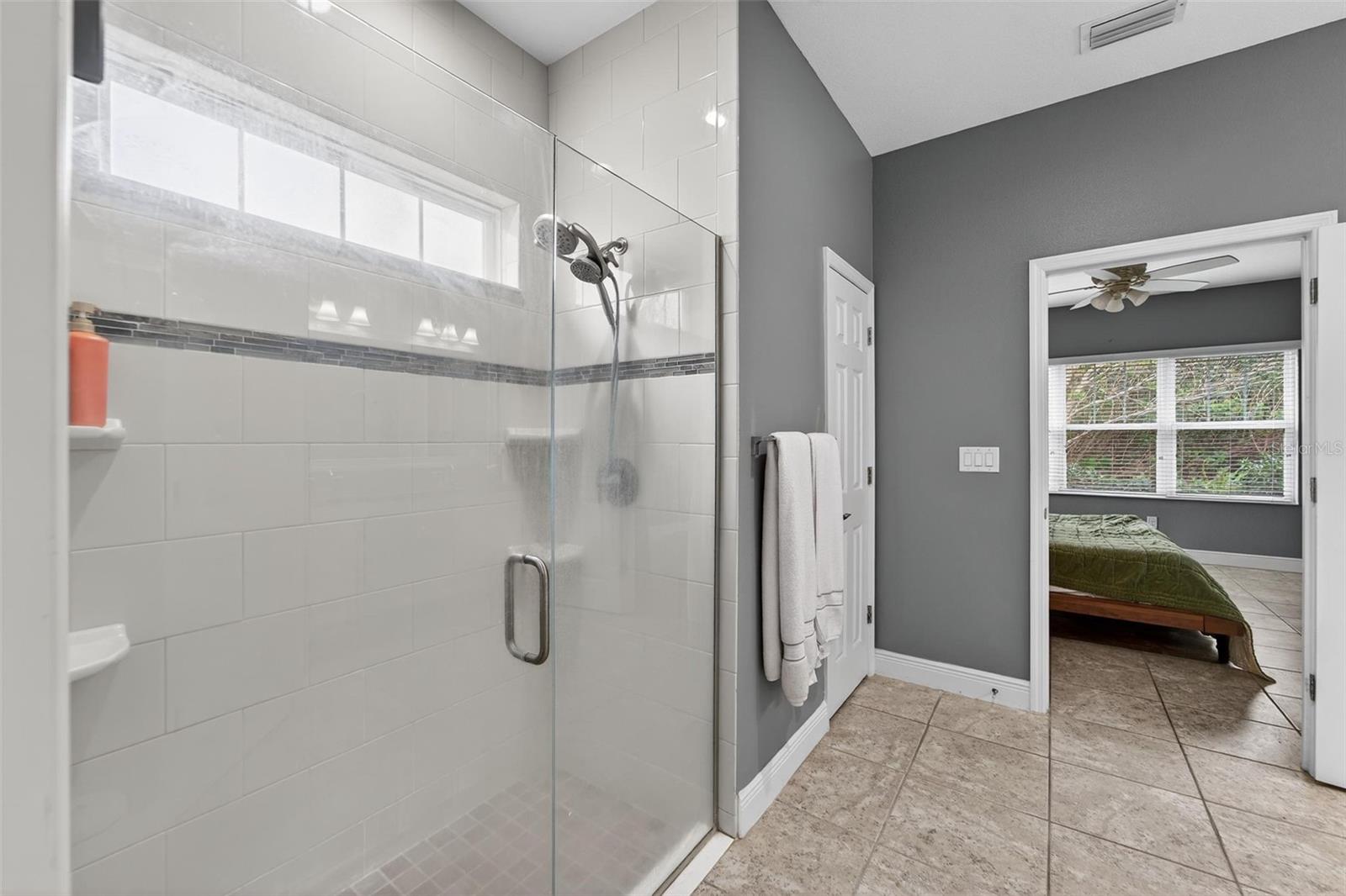 7032 OLD BENTON Dr APOLLO BEACH, FL 33572