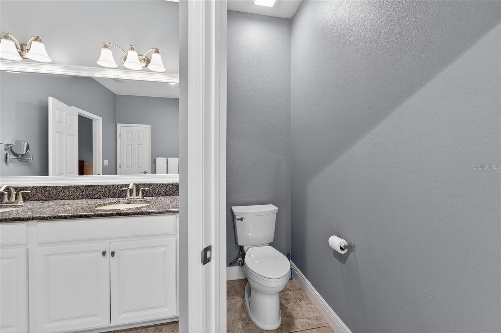 7032 OLD BENTON Dr APOLLO BEACH, FL 33572