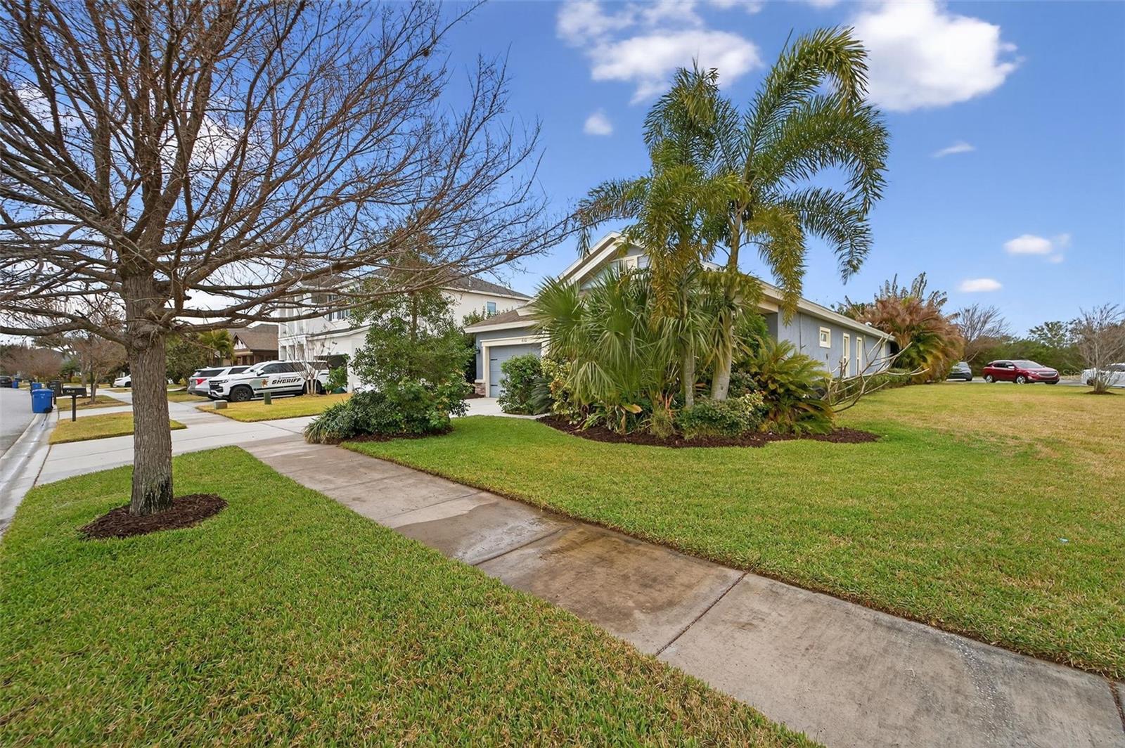 7032 OLD BENTON Dr APOLLO BEACH, FL 33572