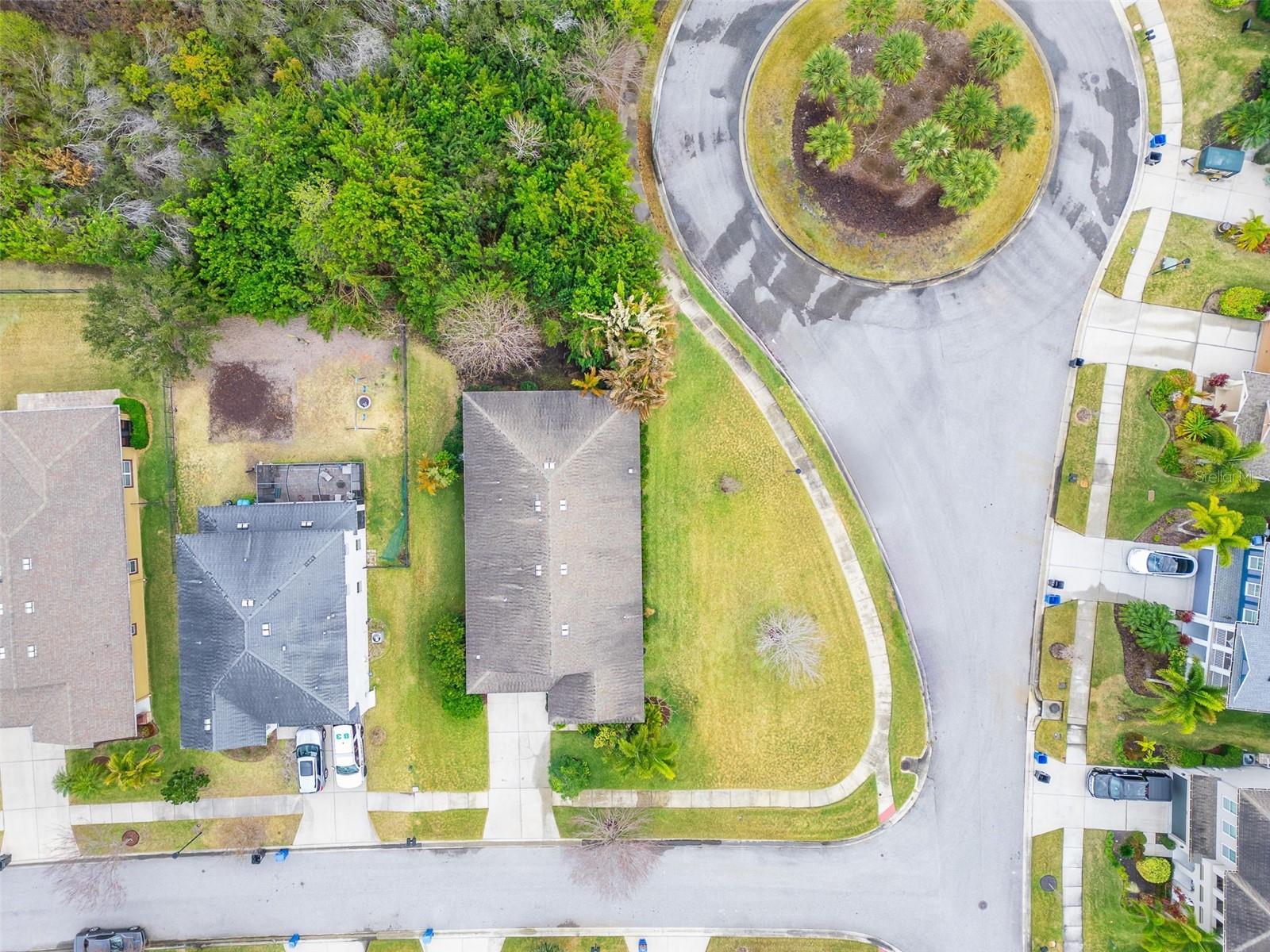 7032 OLD BENTON Dr APOLLO BEACH, FL 33572