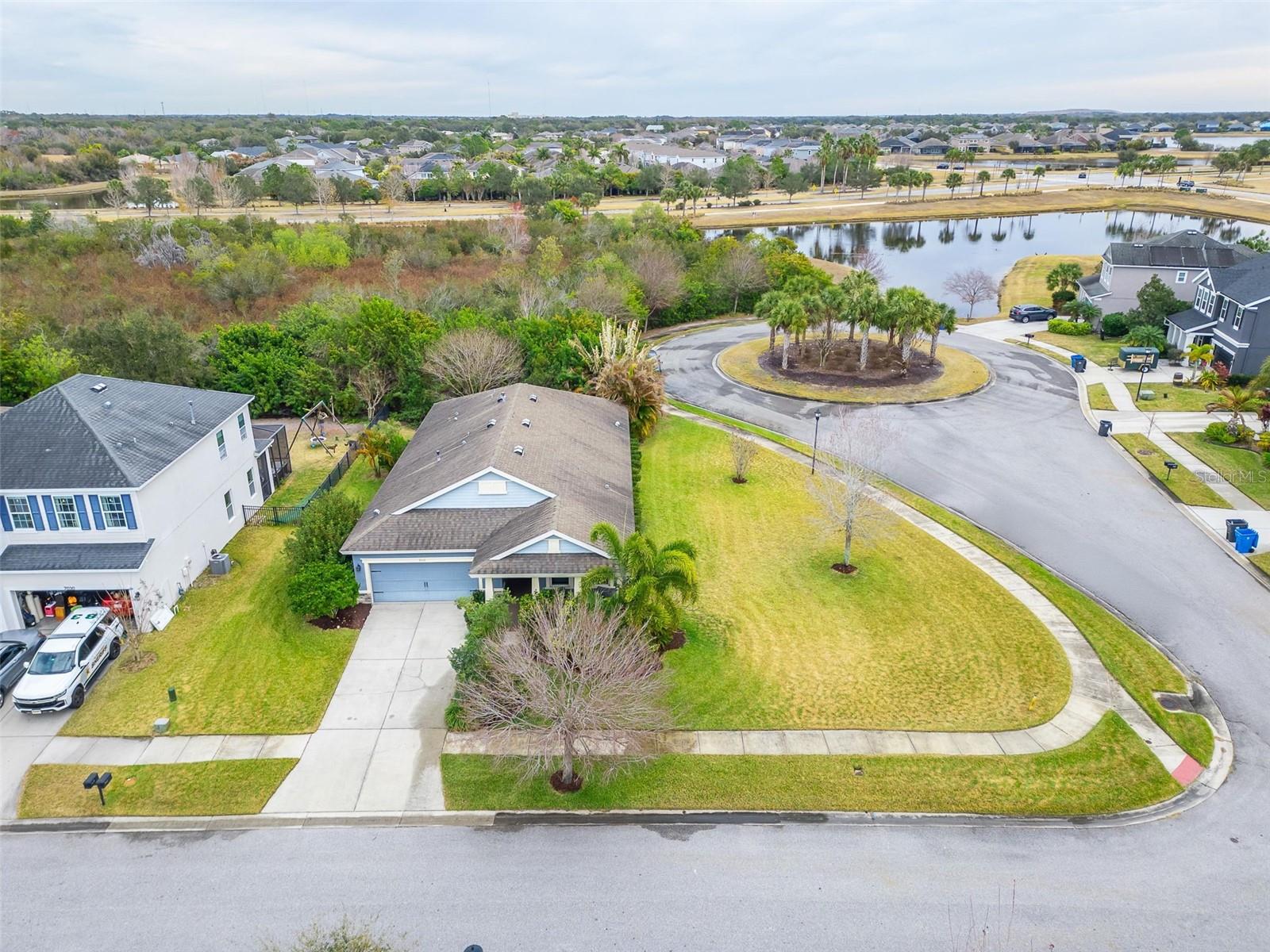 7032 OLD BENTON Dr APOLLO BEACH, FL 33572