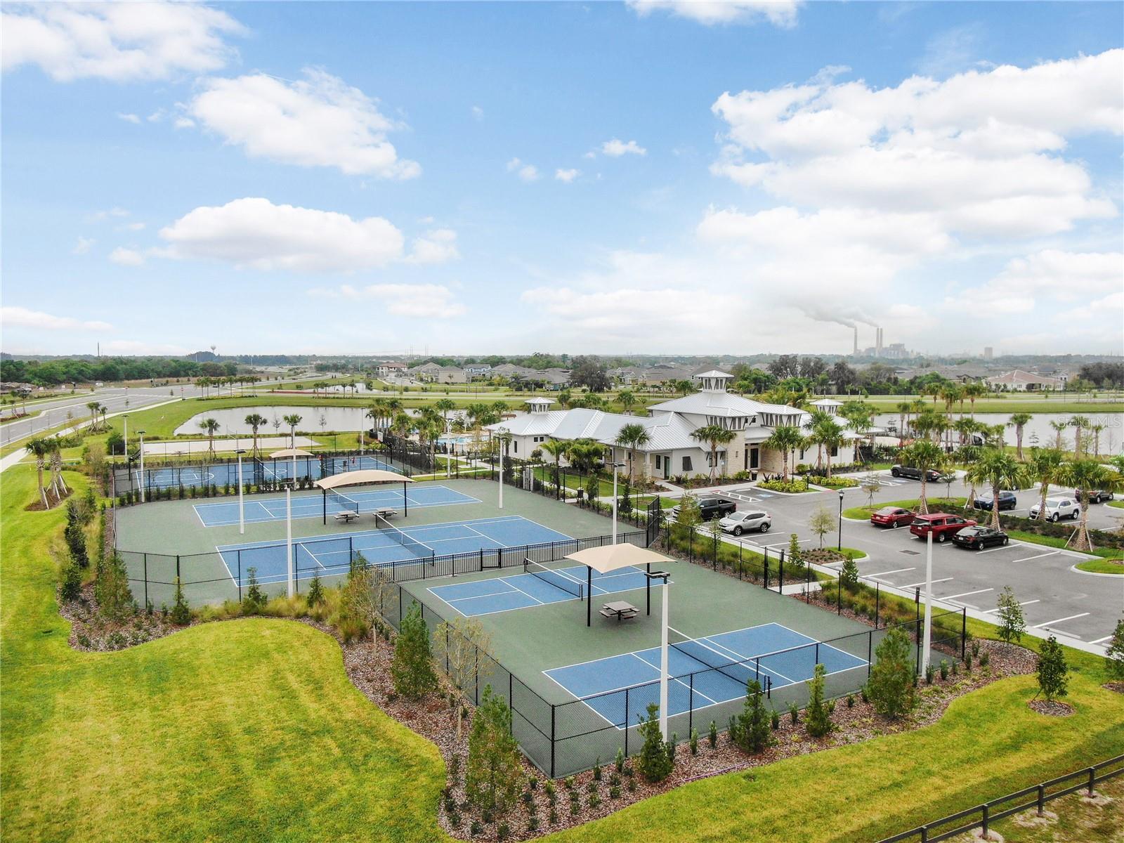 7032 OLD BENTON Dr APOLLO BEACH, FL 33572