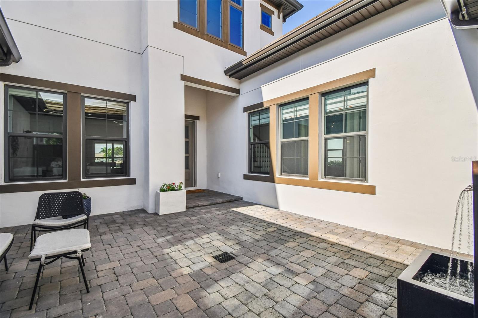 4054 ROCKY SHORES Dr TAMPA, FL 33634